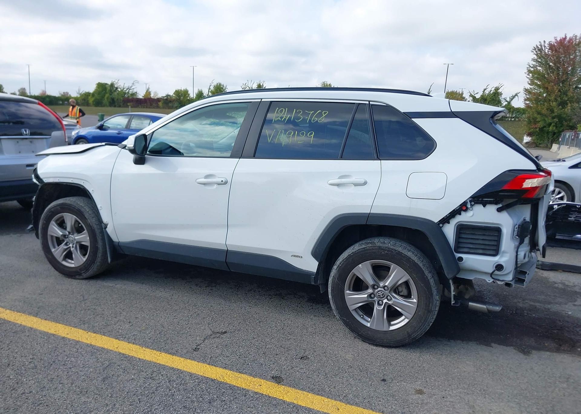 2022 TOYOTA RAV4 HYBRID LE