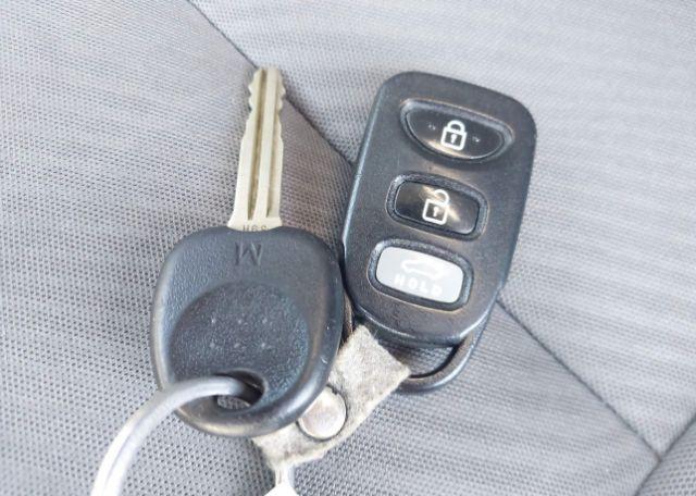 2013 HYUNDAI ELANTRA GL