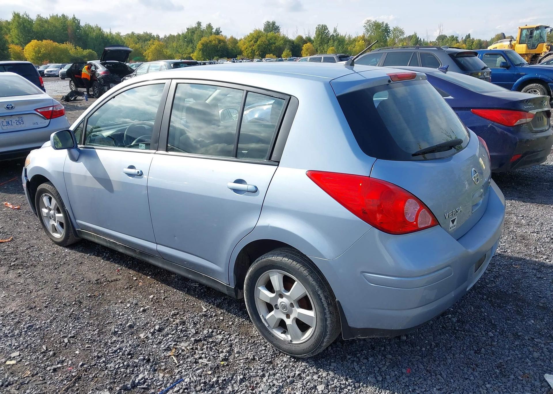 2011 NISSAN VERSA 1.8SL