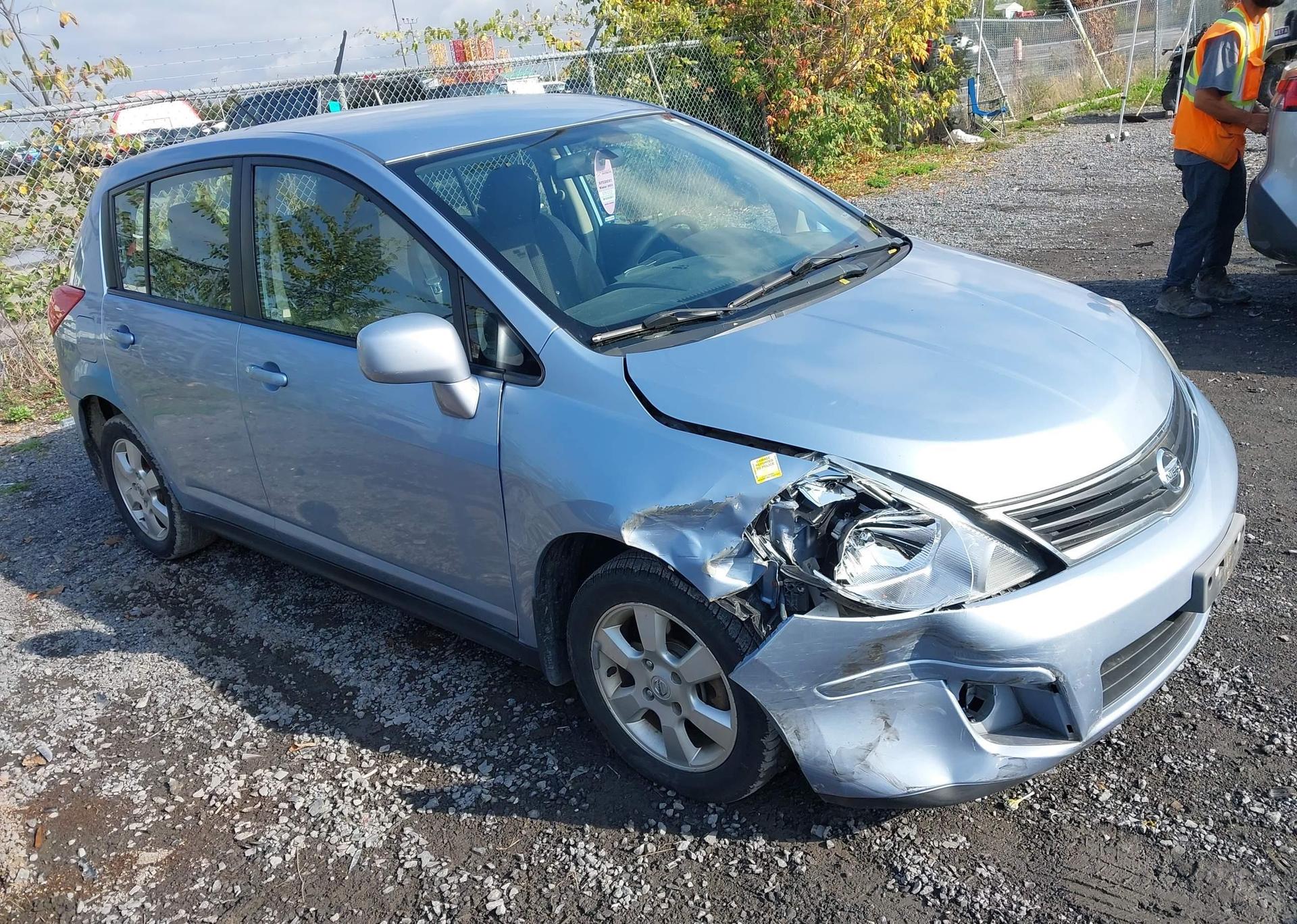 2011 NISSAN VERSA 1.8SL