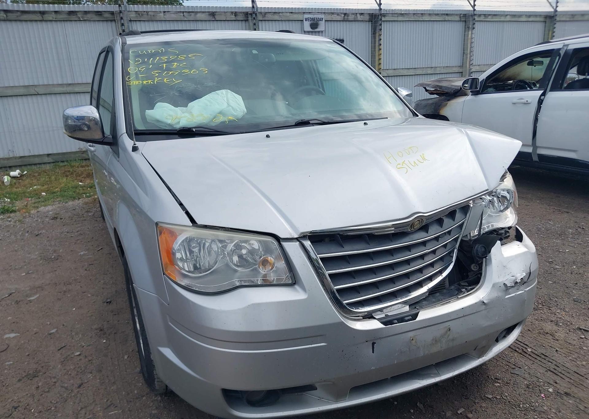 2009 CHRYSLER TOWN & COUNTRY TOURING