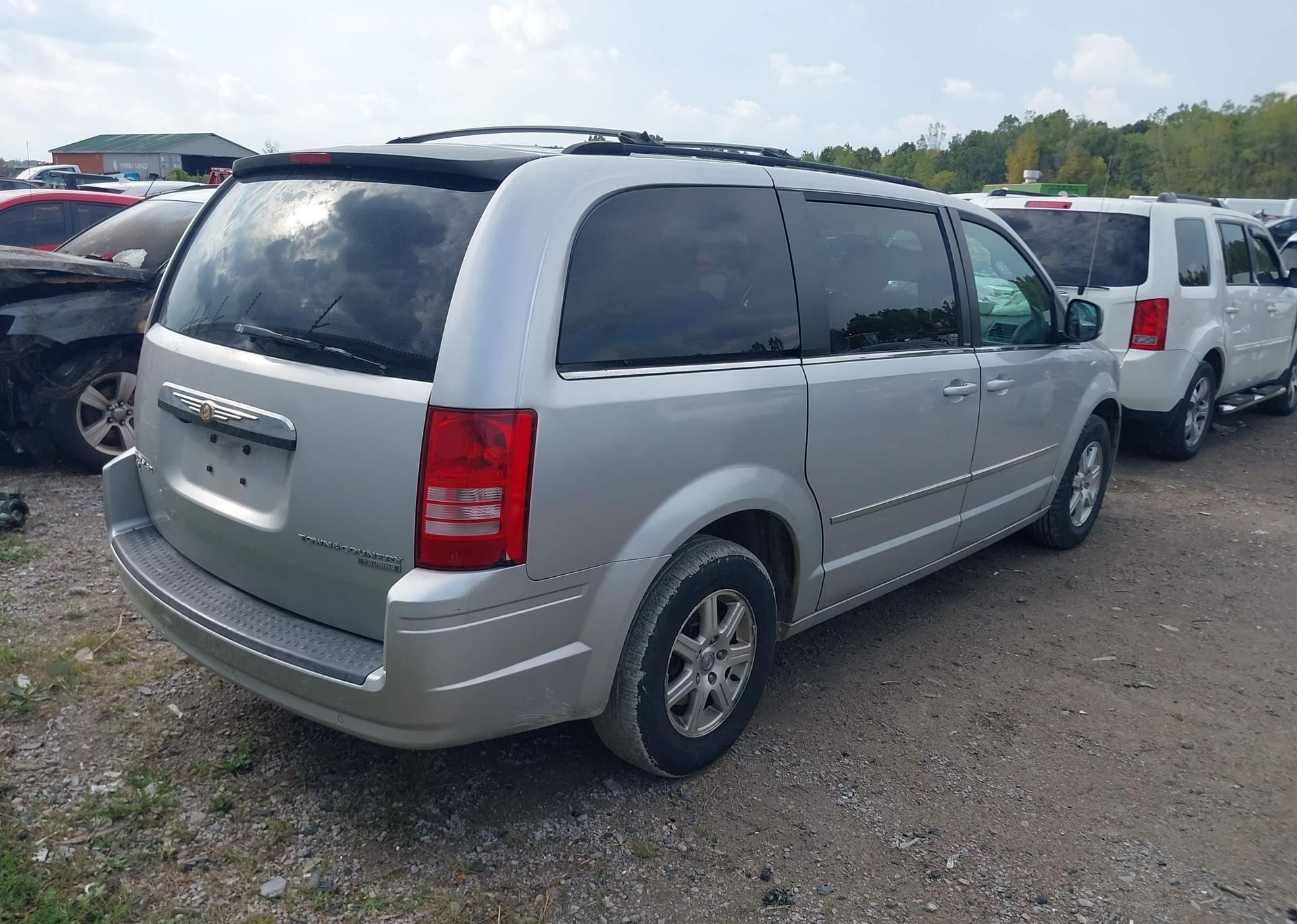 2009 CHRYSLER TOWN & COUNTRY TOURING