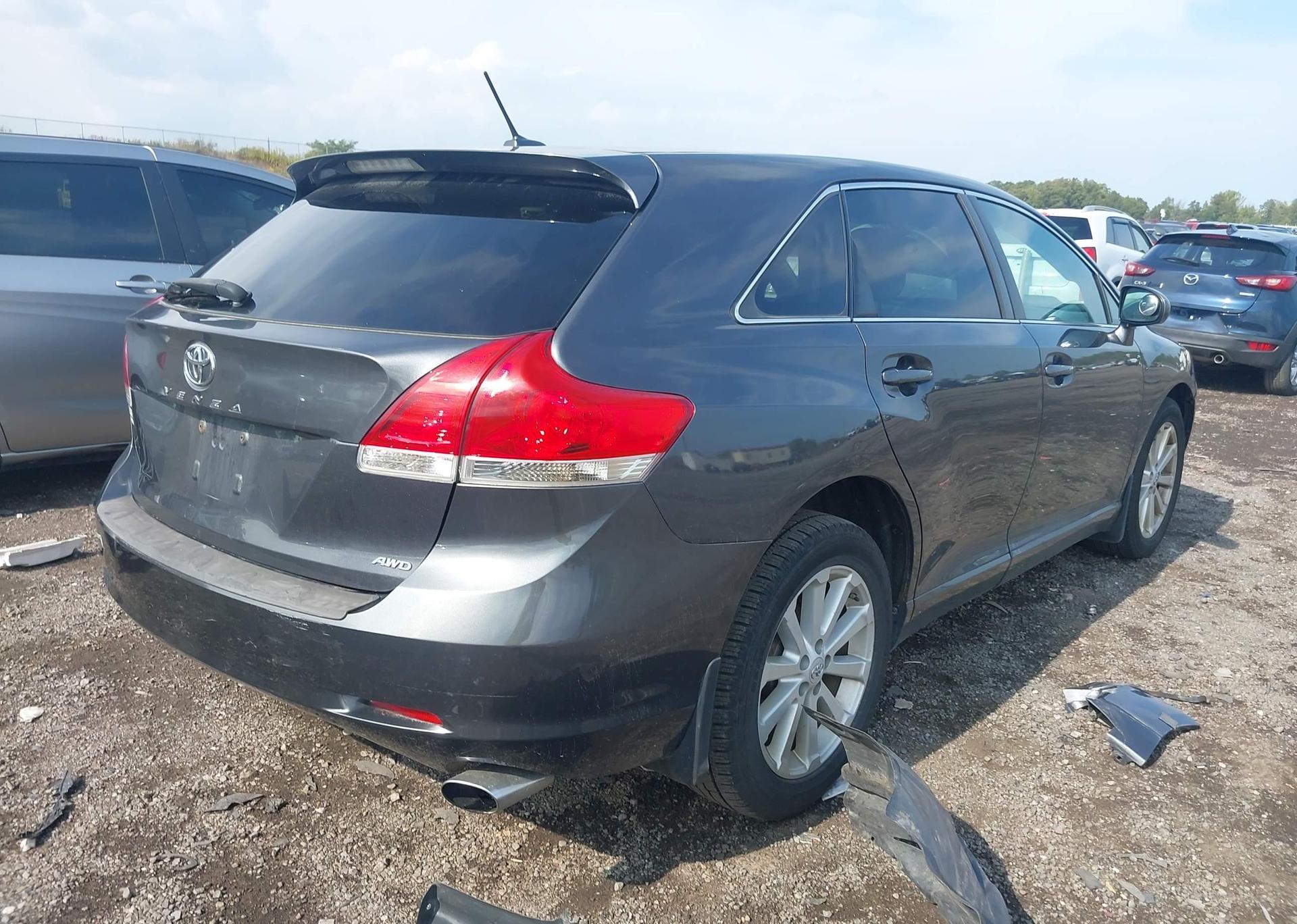 2010 TOYOTA VENZA