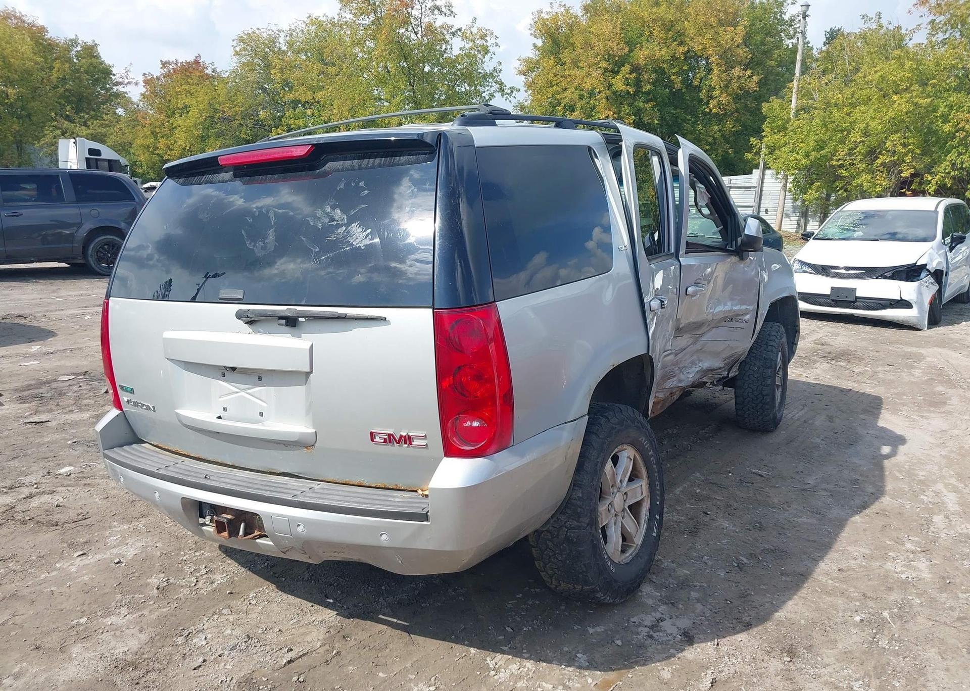2012 GMC YUKON SLT