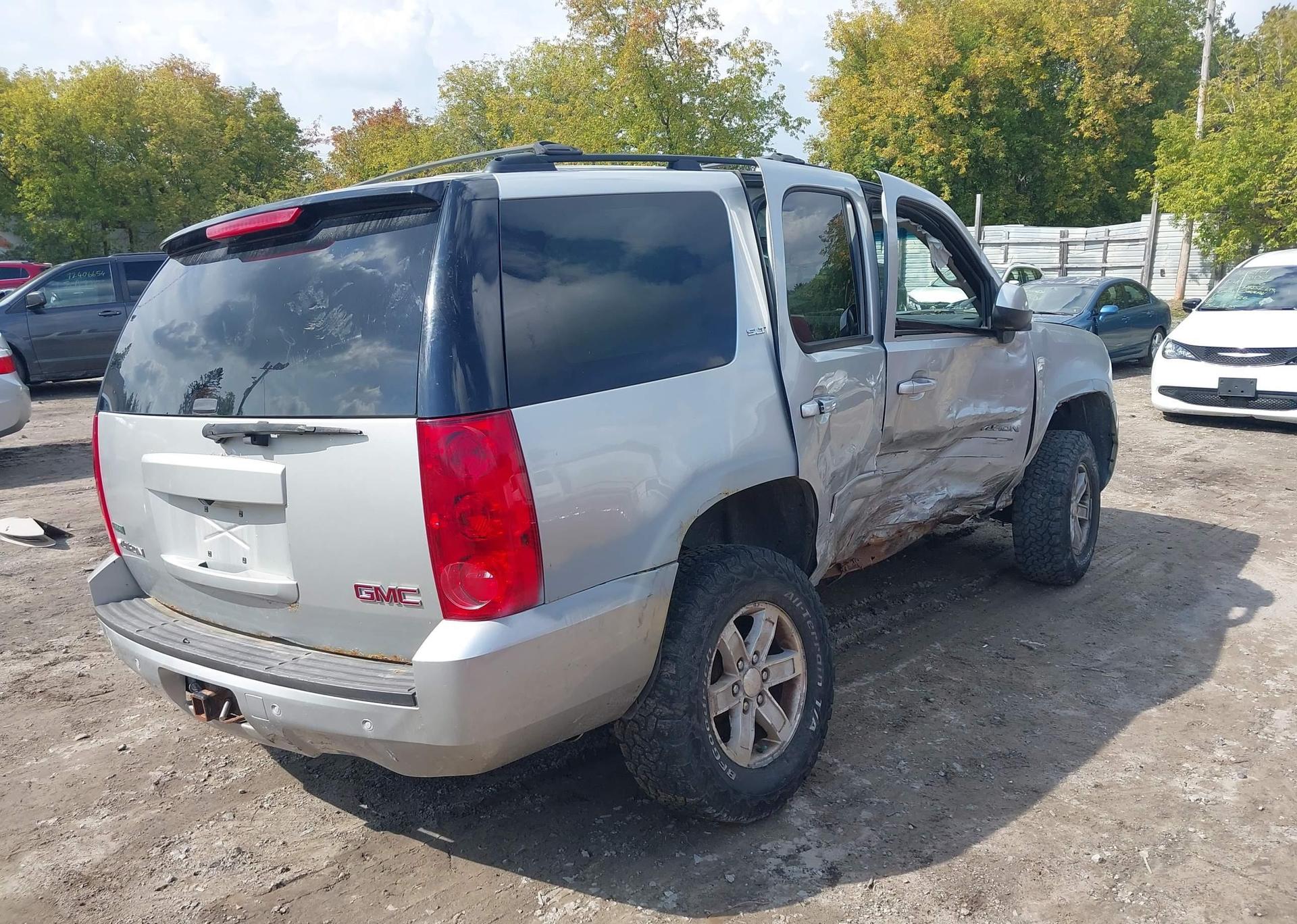2012 GMC YUKON SLT