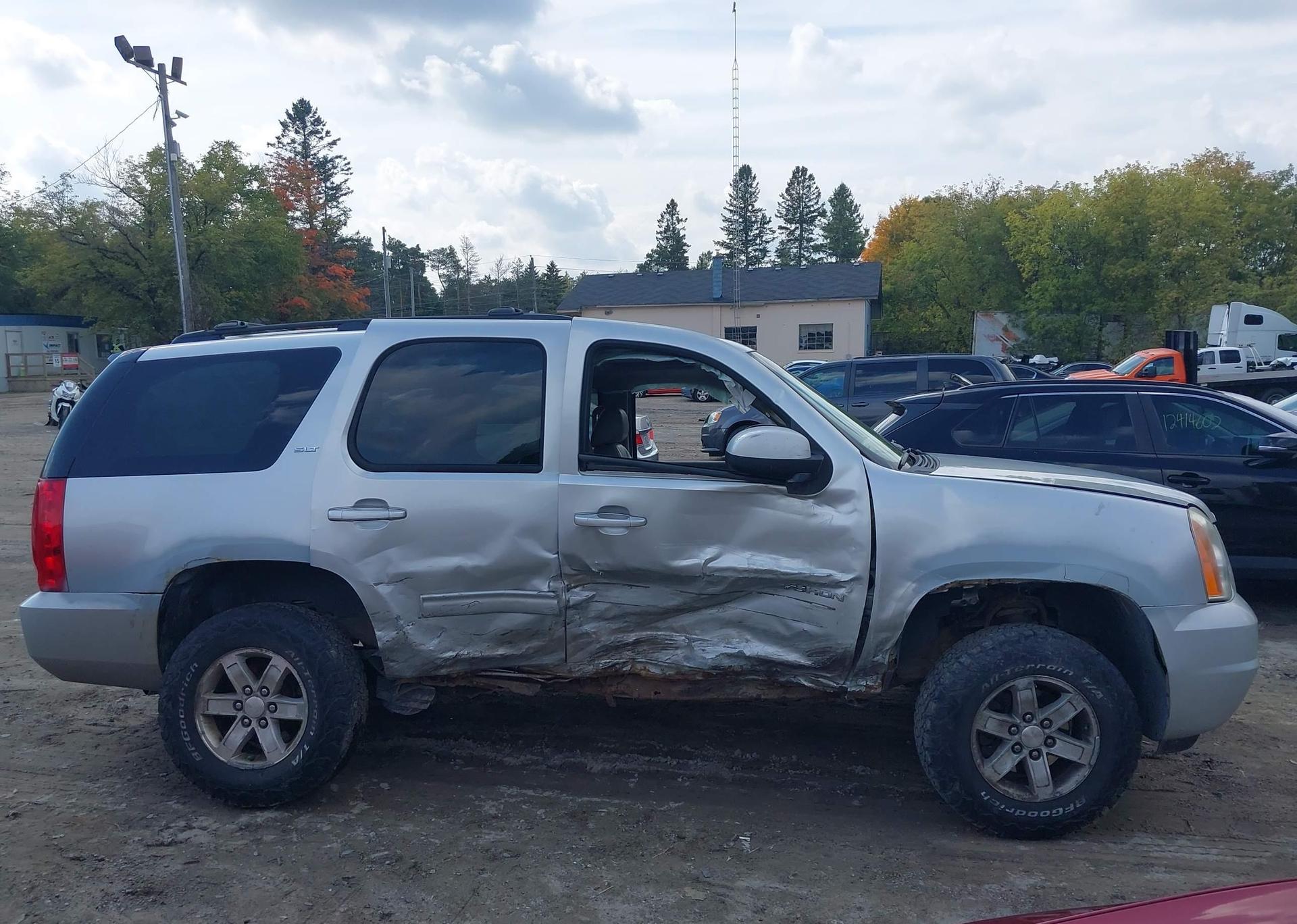 2012 GMC YUKON SLT