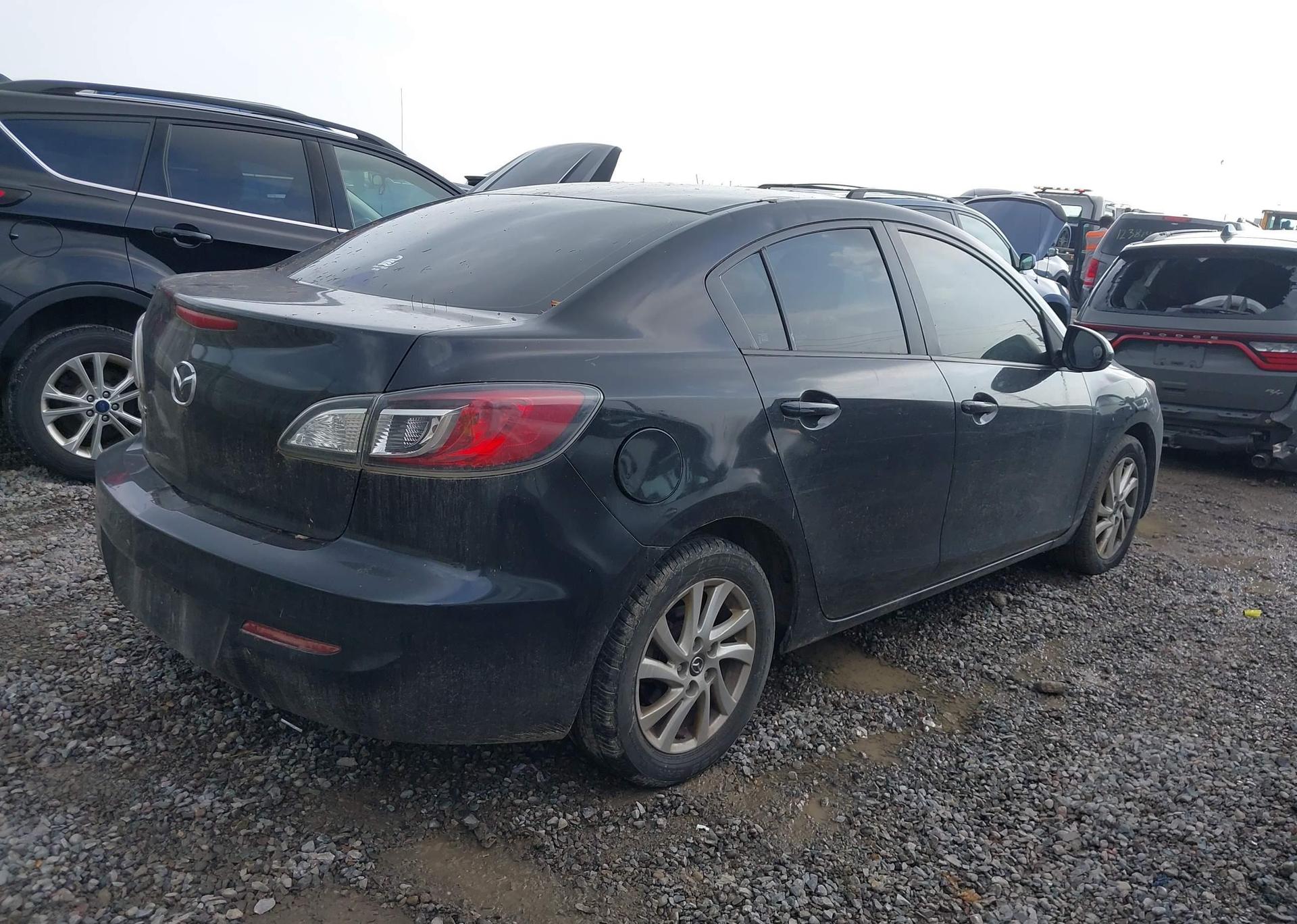 2013 MAZDA MAZDA3