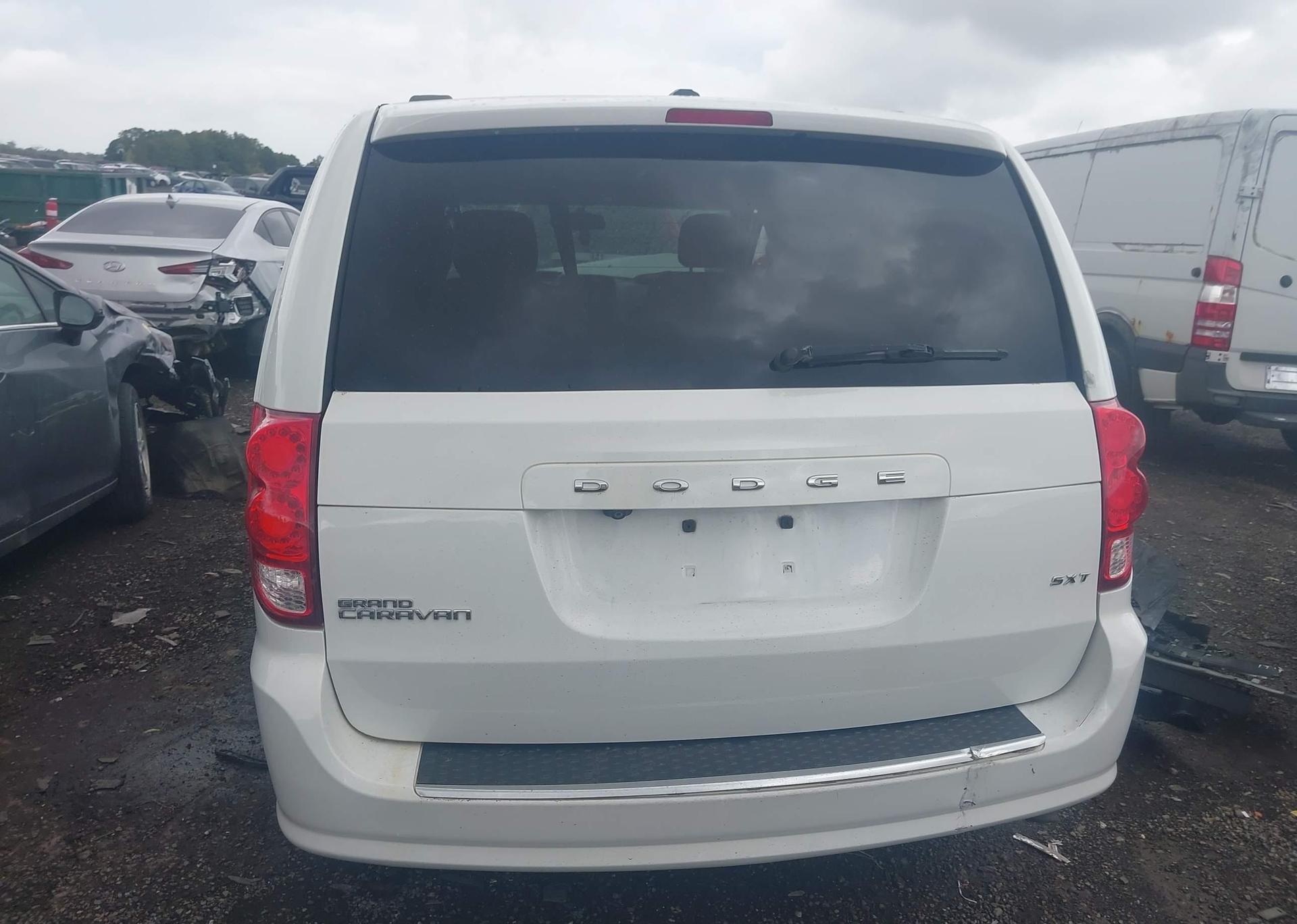 2015 DODGE GRAND CARAVAN SE