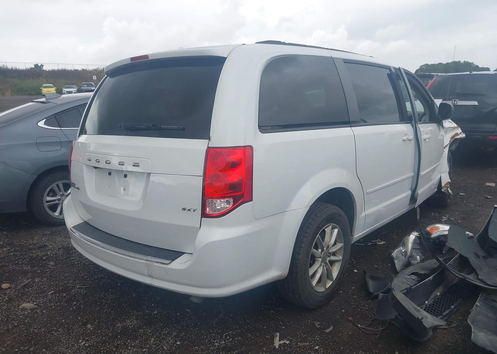 2015 DODGE GRAND CARAVAN SE
