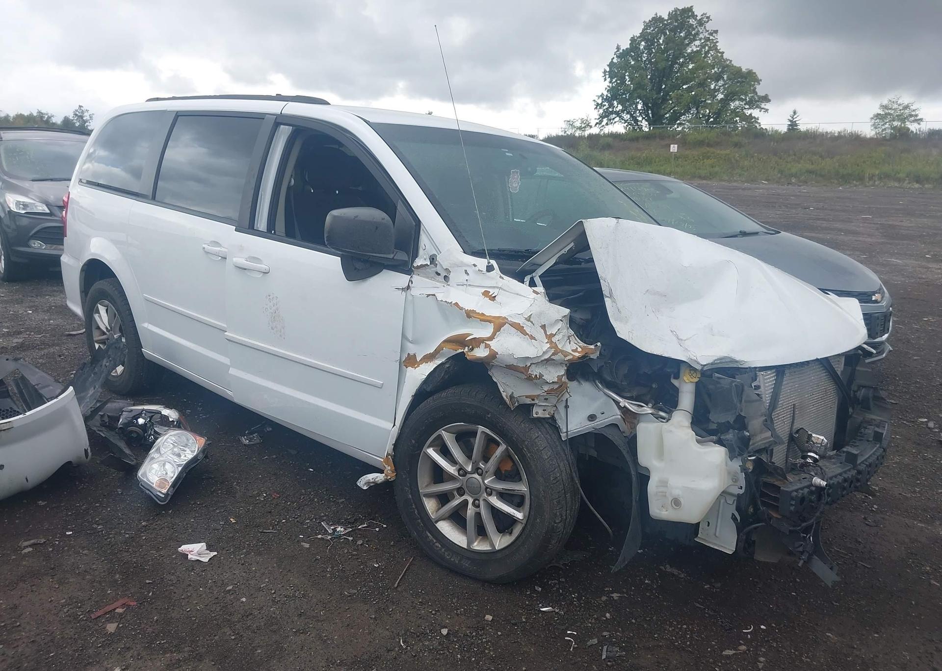 2015 DODGE GRAND CARAVAN SE