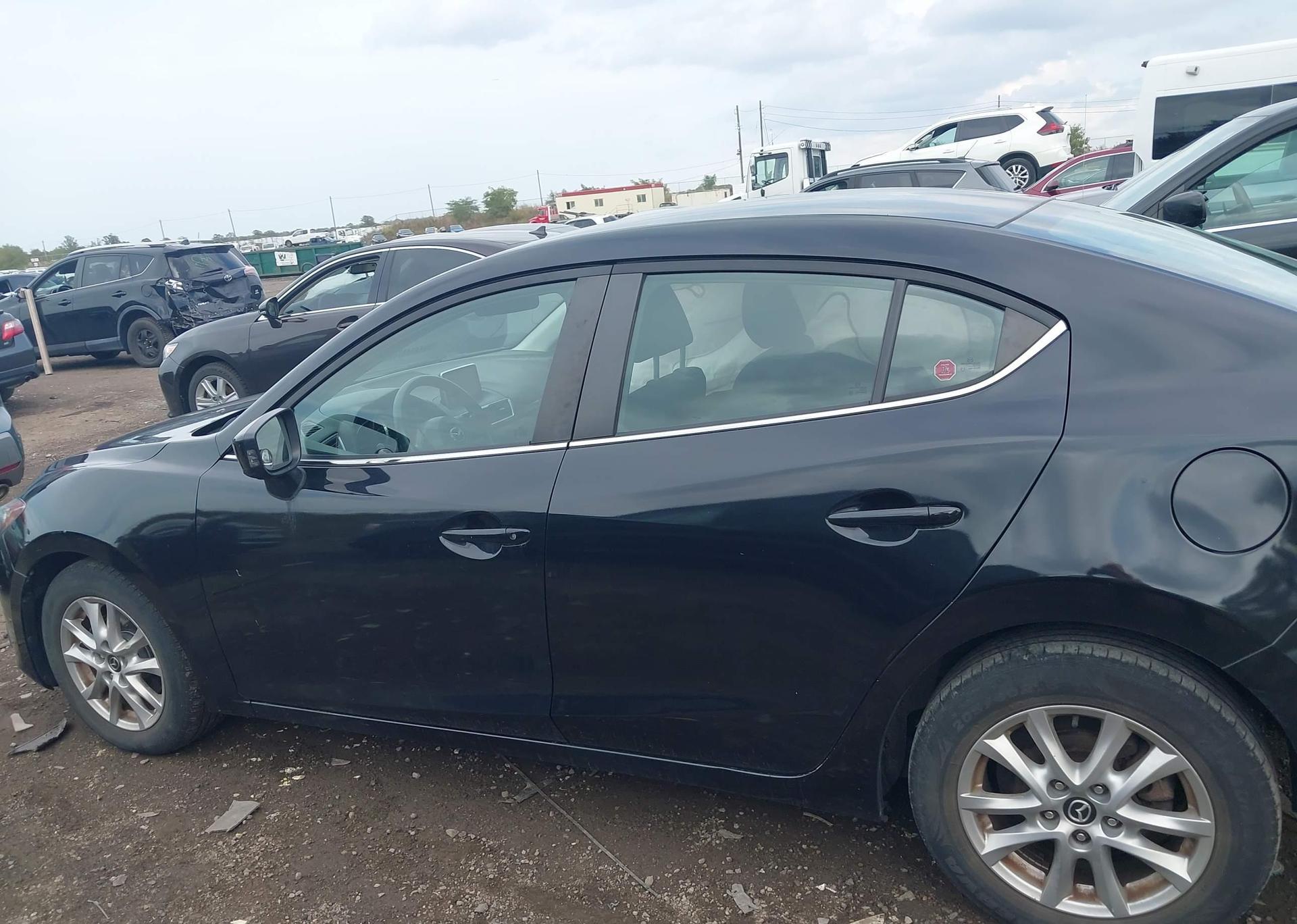 2015 MAZDA MAZDA3 GS