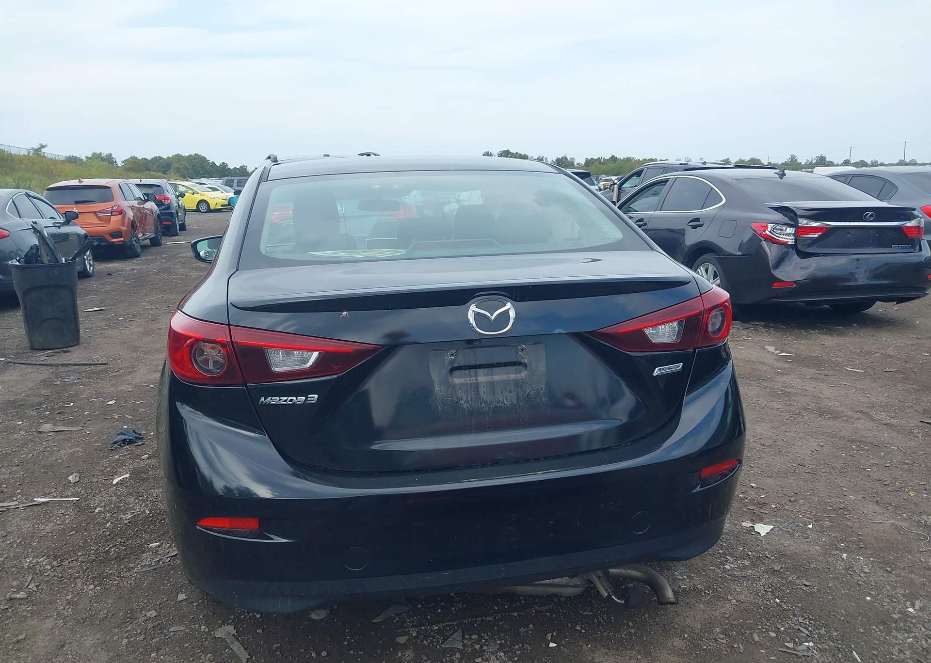 2015 MAZDA MAZDA3 GS