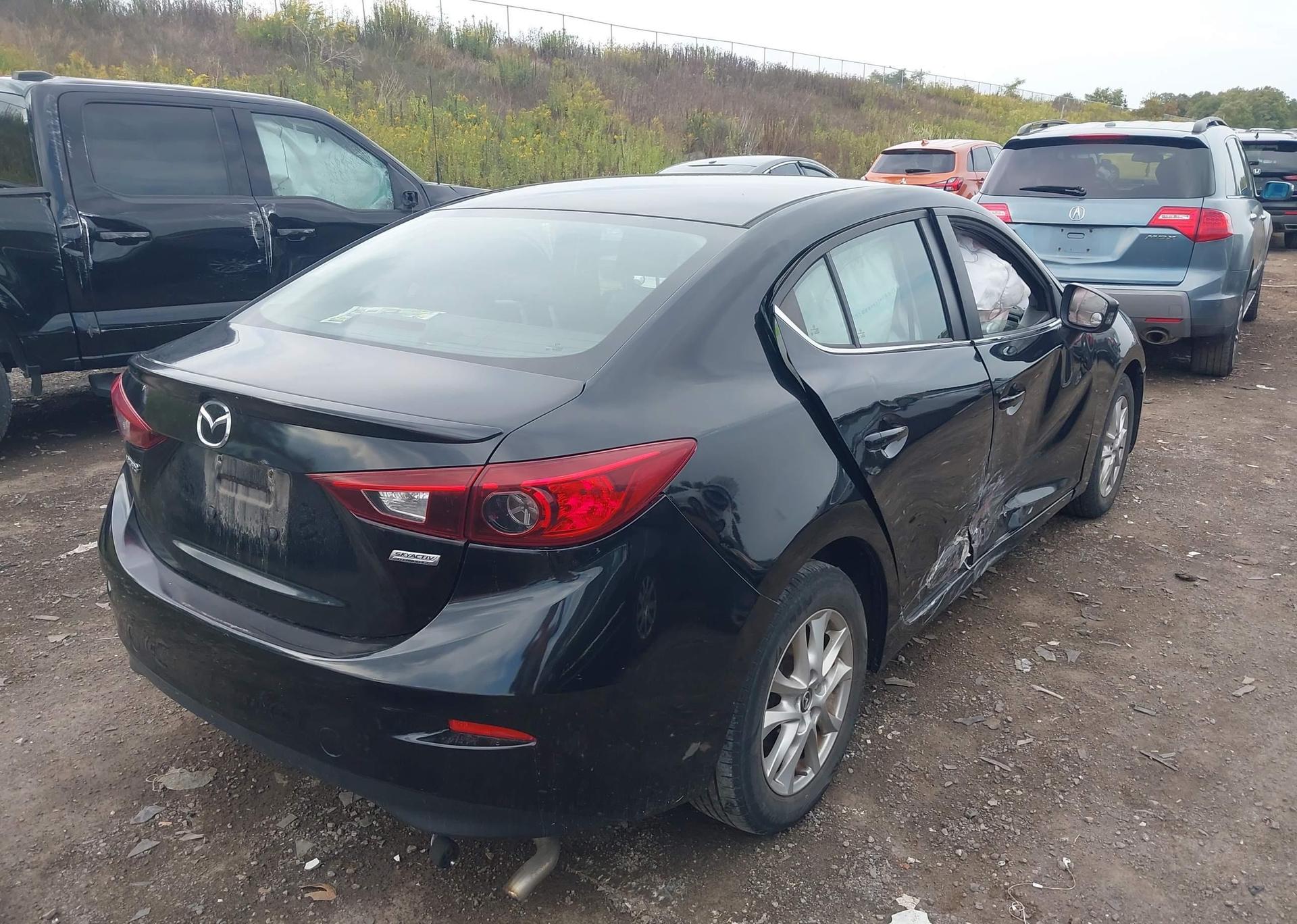2015 MAZDA MAZDA3 GS