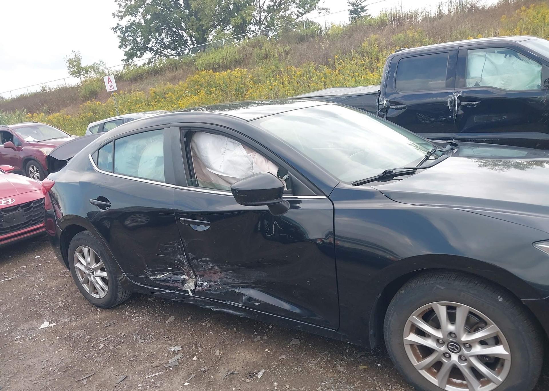 2015 MAZDA MAZDA3 GS
