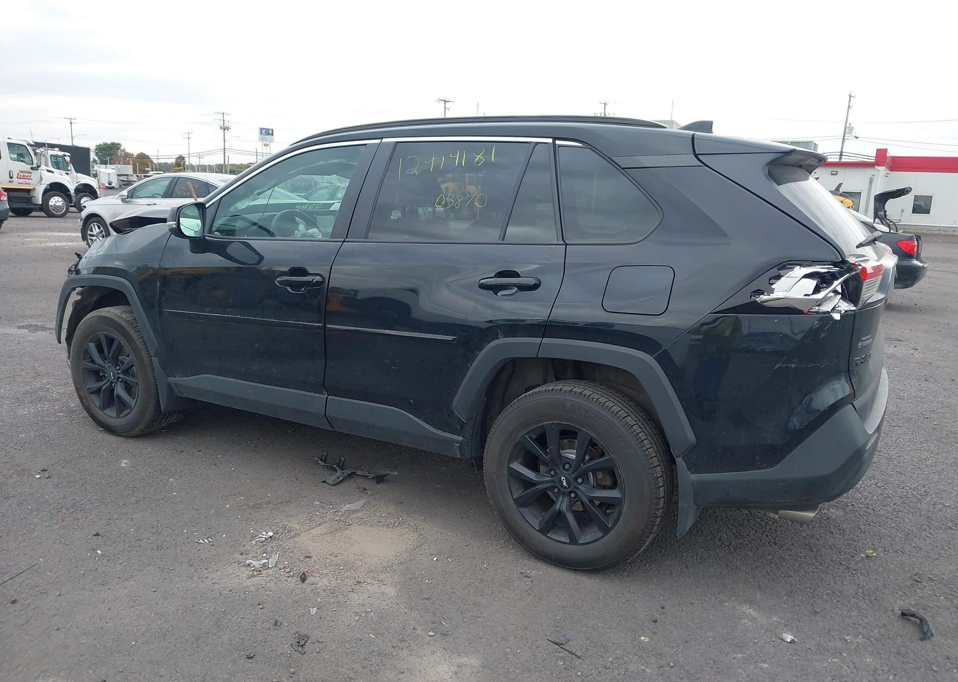 2021 TOYOTA RAV4 LE