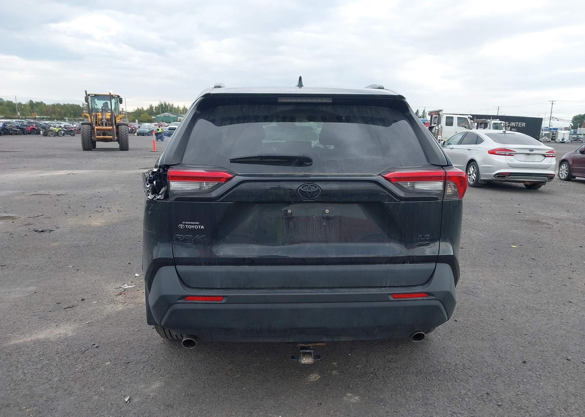 2021 TOYOTA RAV4 LE