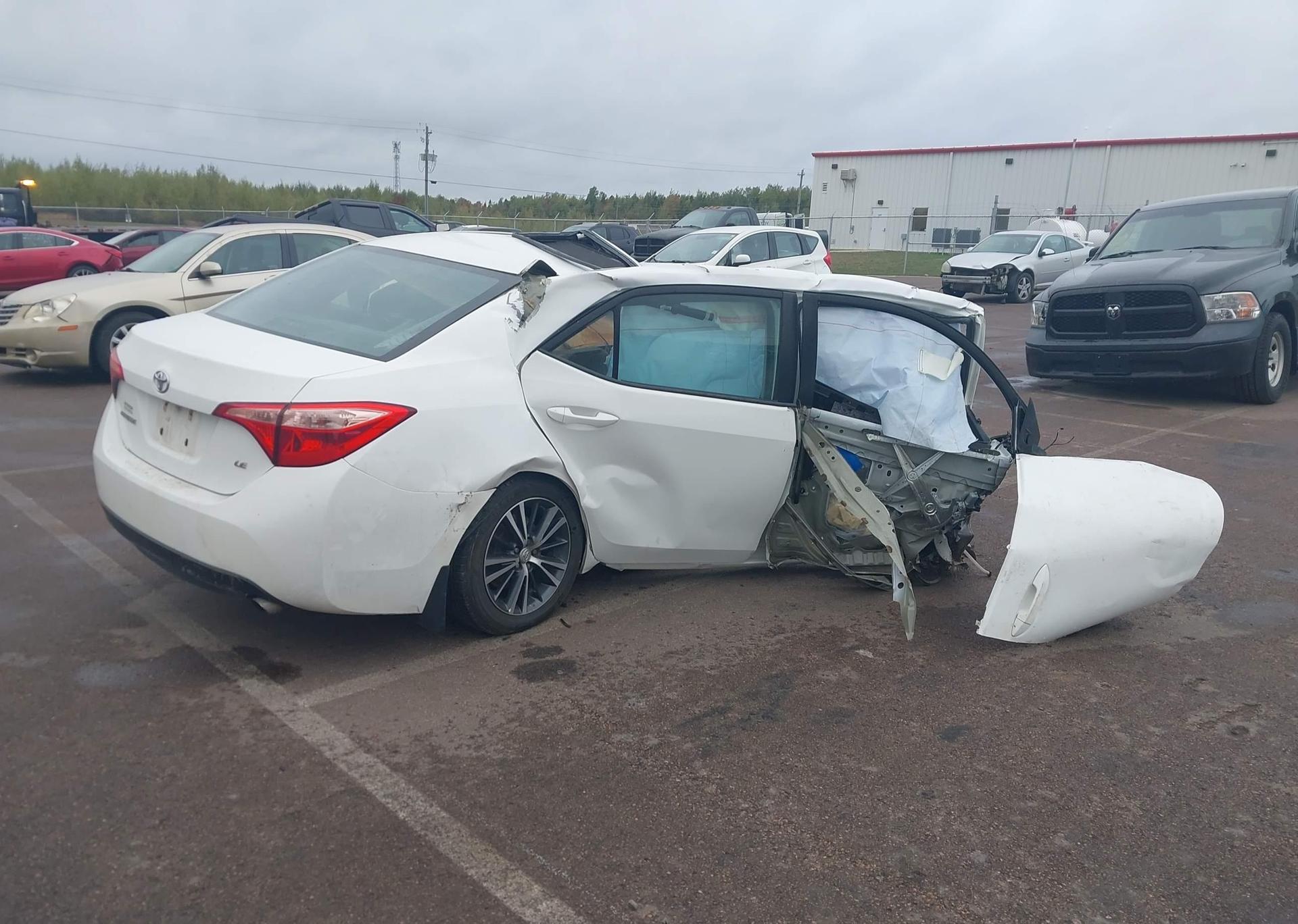 2018 TOYOTA COROLLA LE