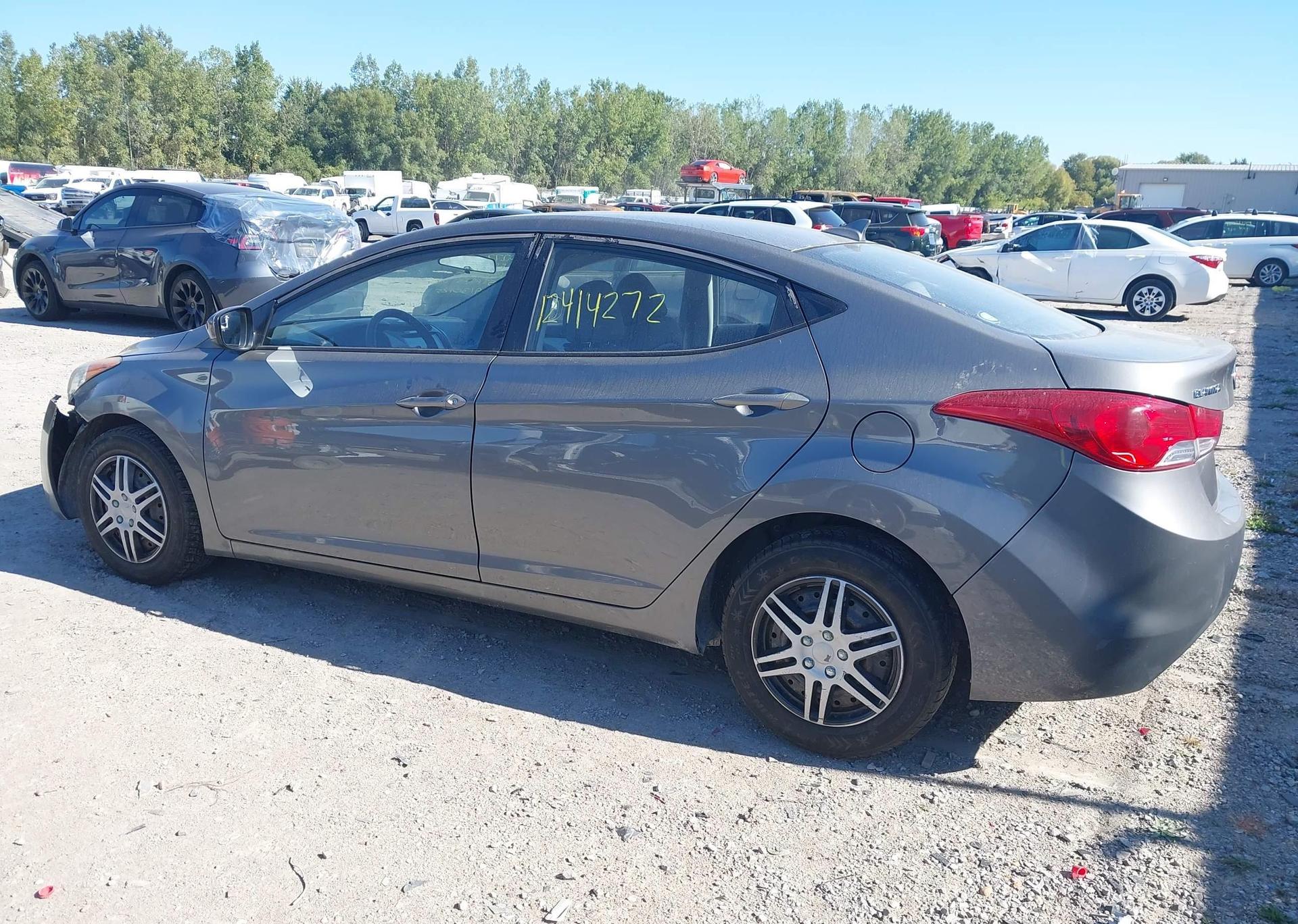 2013 HYUNDAI ELANTRA GL