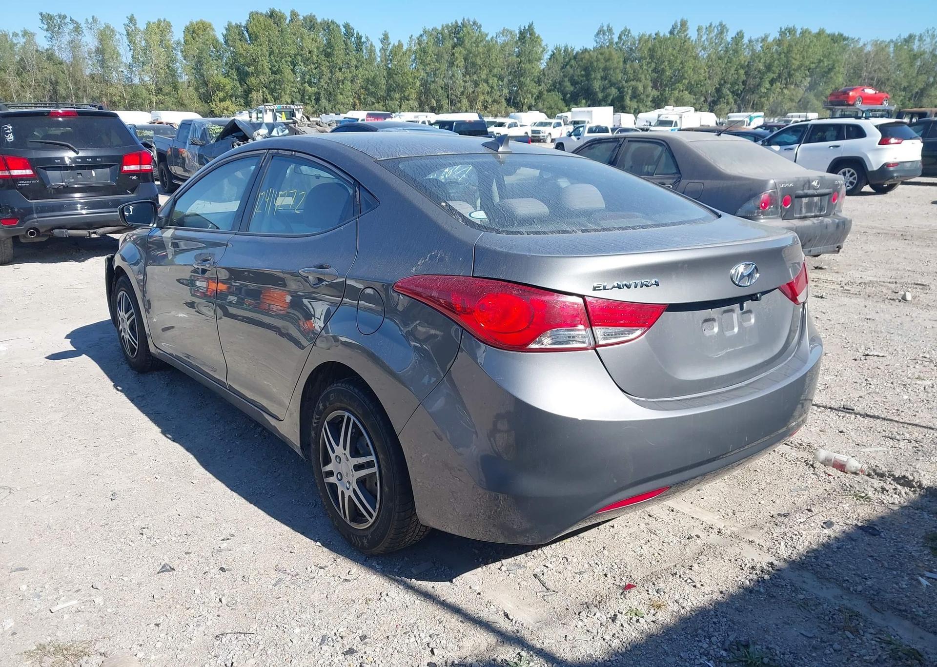 2013 HYUNDAI ELANTRA GL