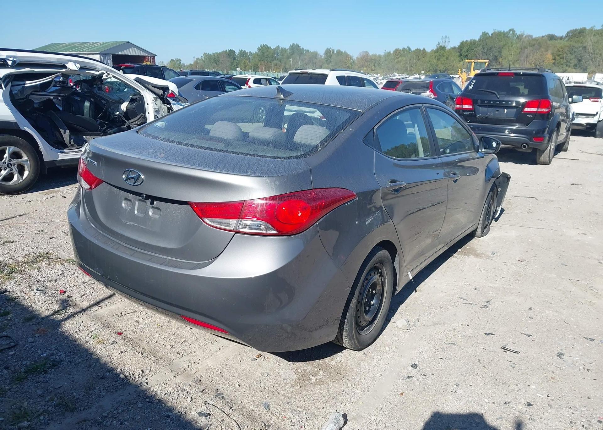2013 HYUNDAI ELANTRA GL