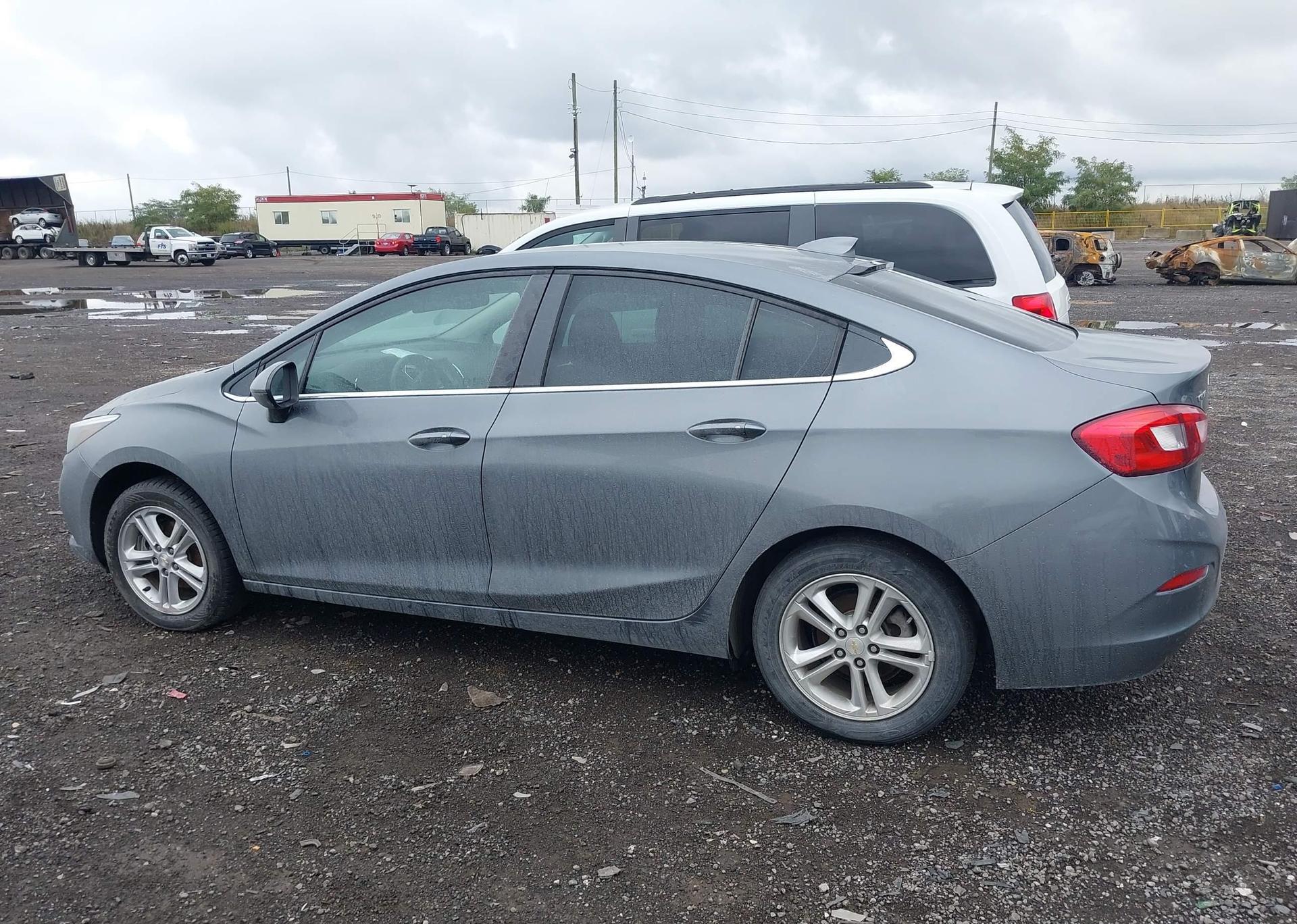 2018 CHEVROLET CRUZE LT AUTO