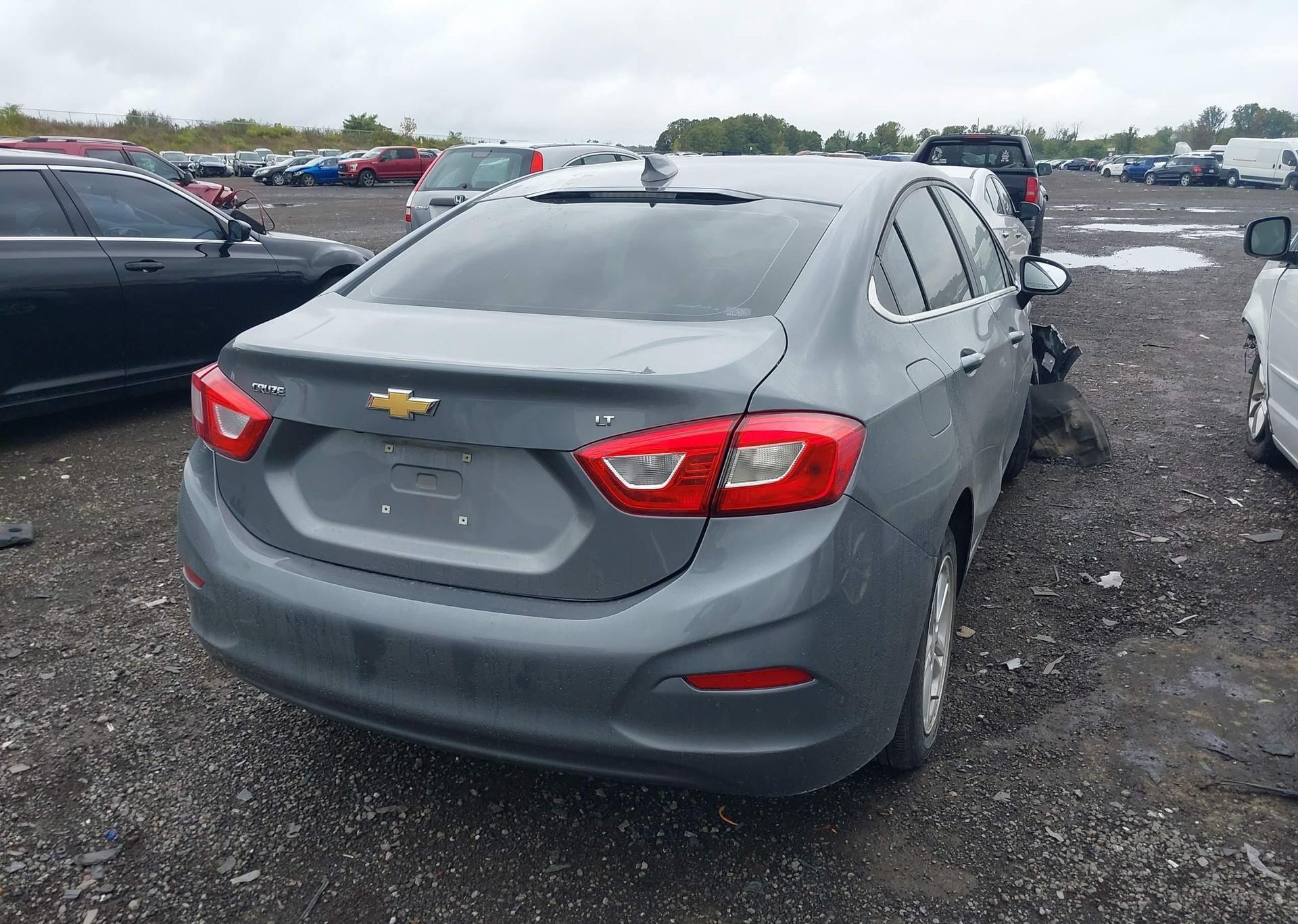 2018 CHEVROLET CRUZE LT AUTO