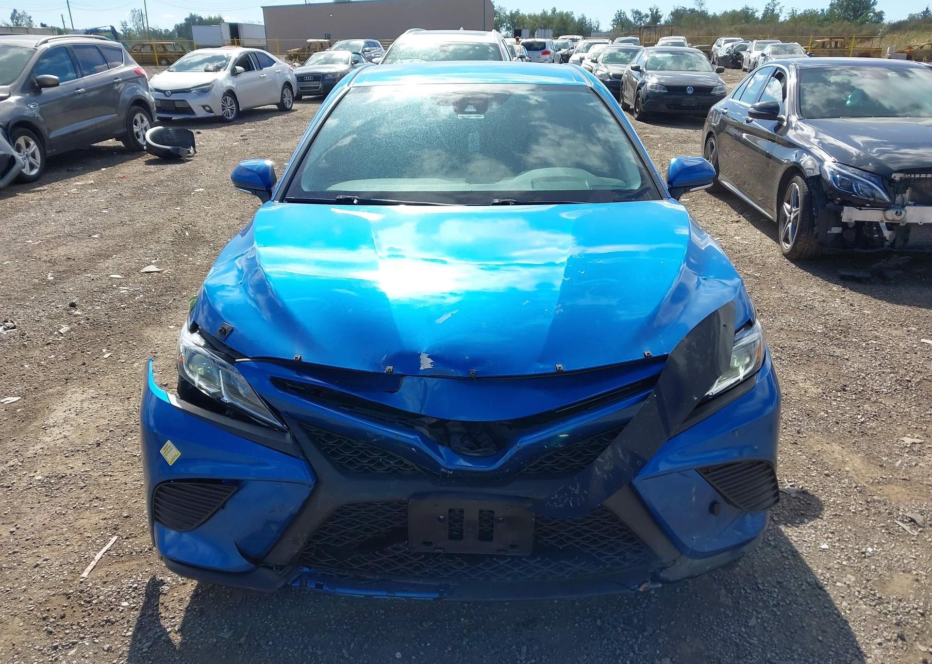 2018 TOYOTA CAMRY SE