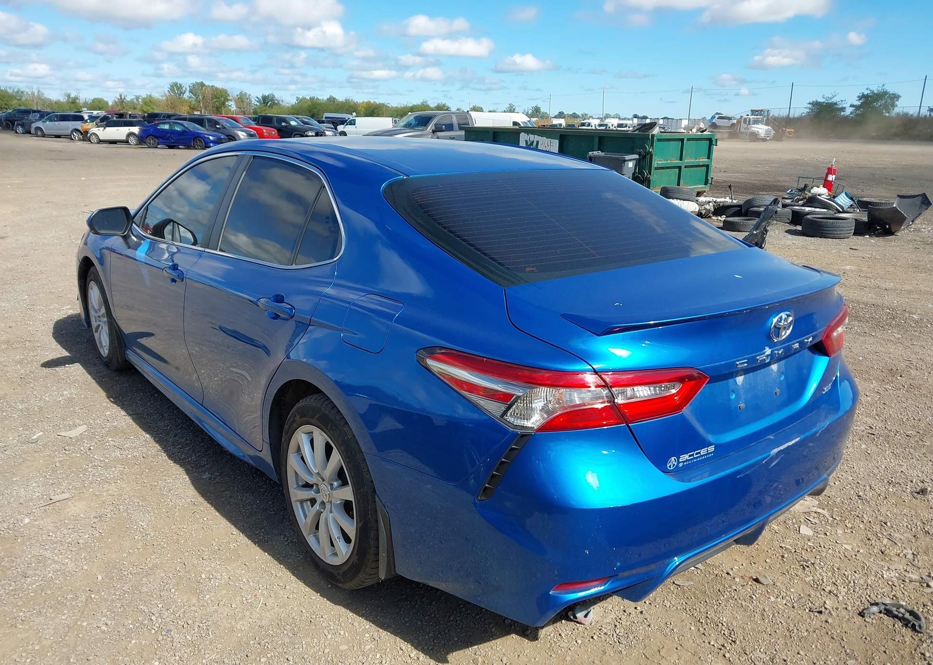 2018 TOYOTA CAMRY SE
