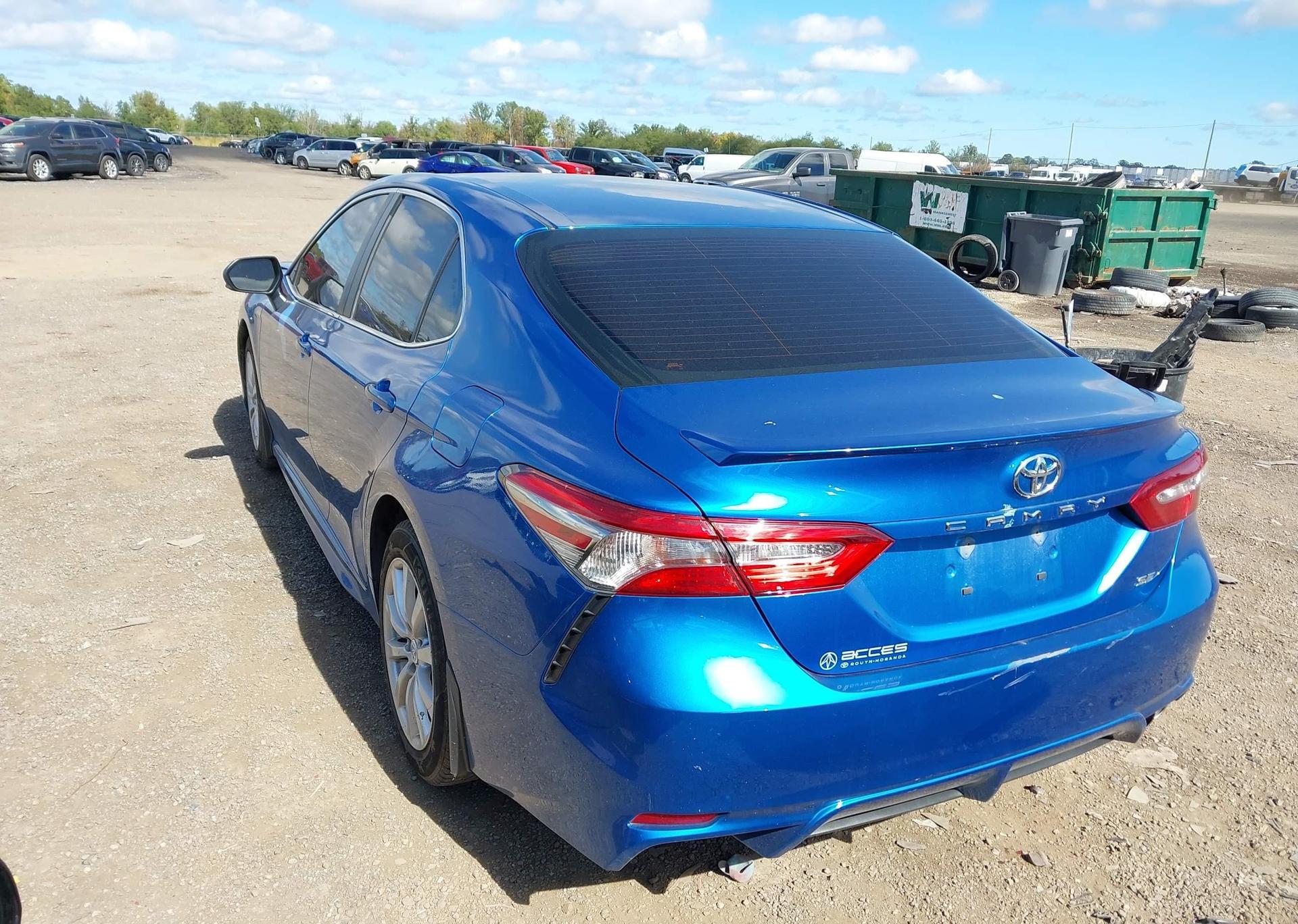 2018 TOYOTA CAMRY SE