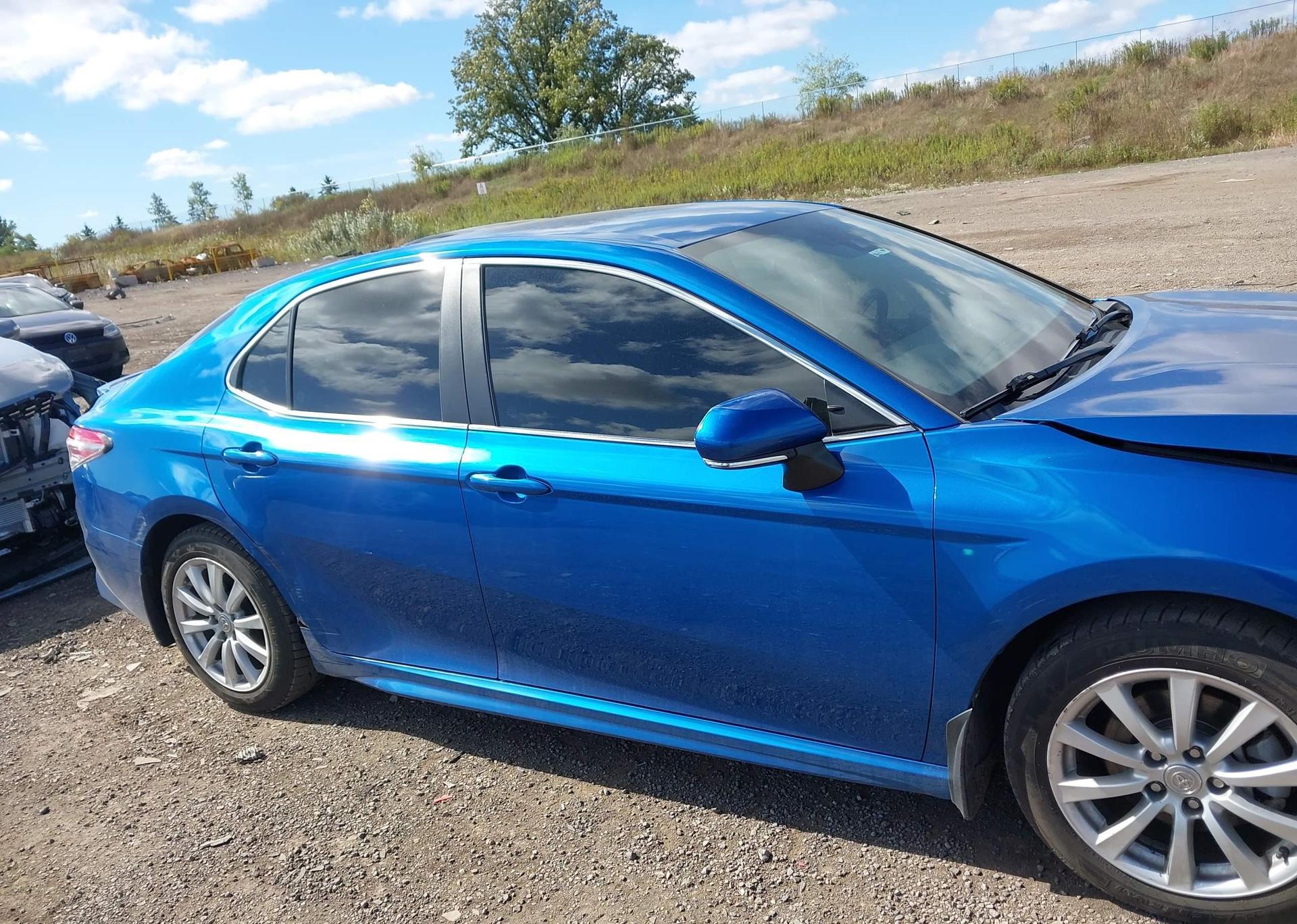 2018 TOYOTA CAMRY SE