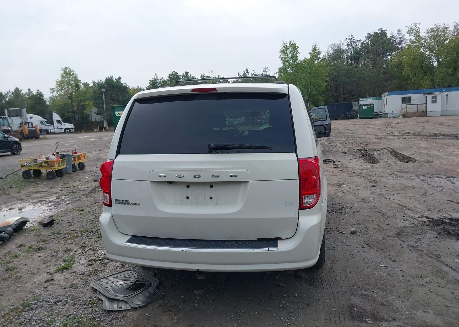 2013 DODGE GRAND CARAVAN SE