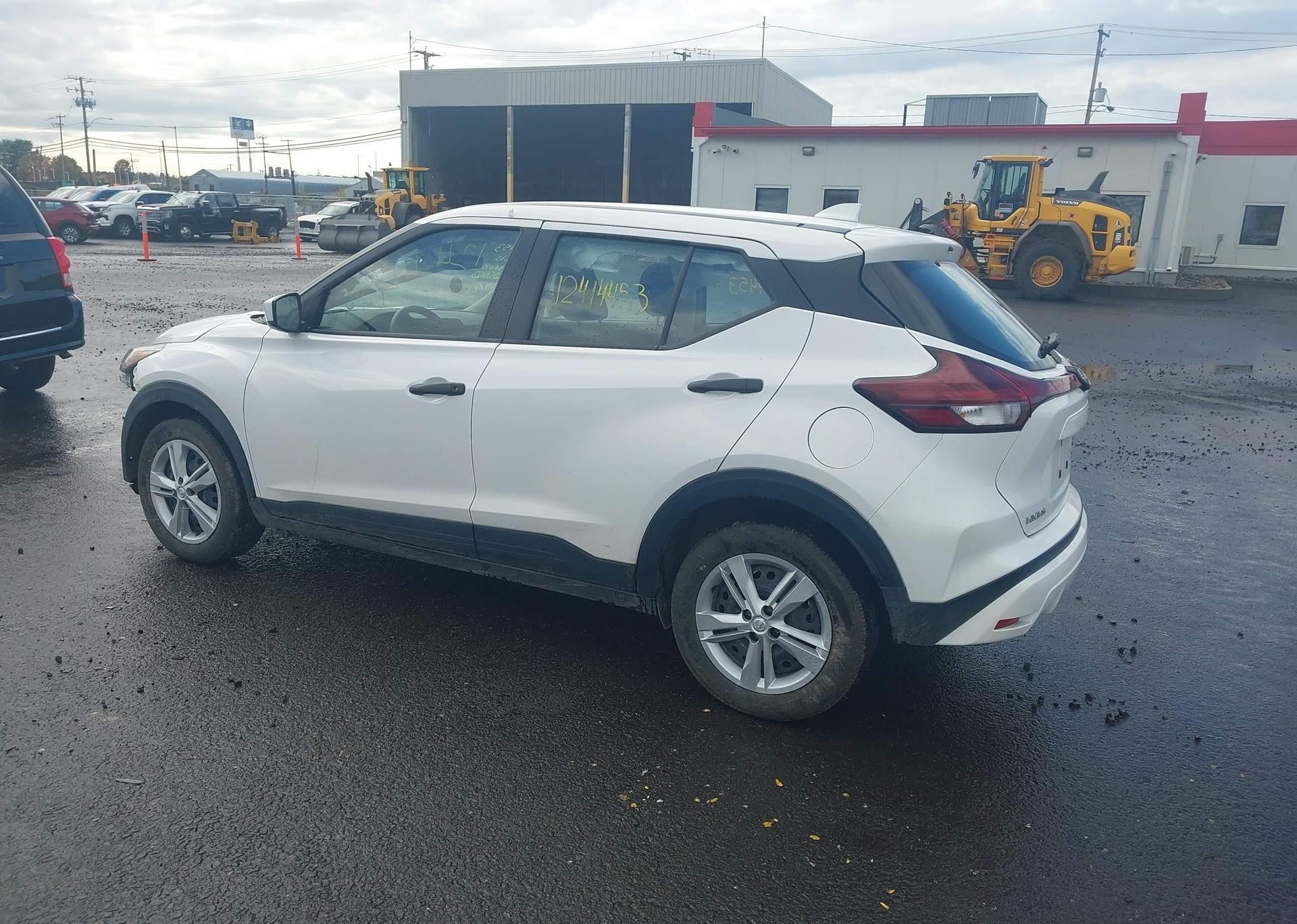 2024 NISSAN KICKS S