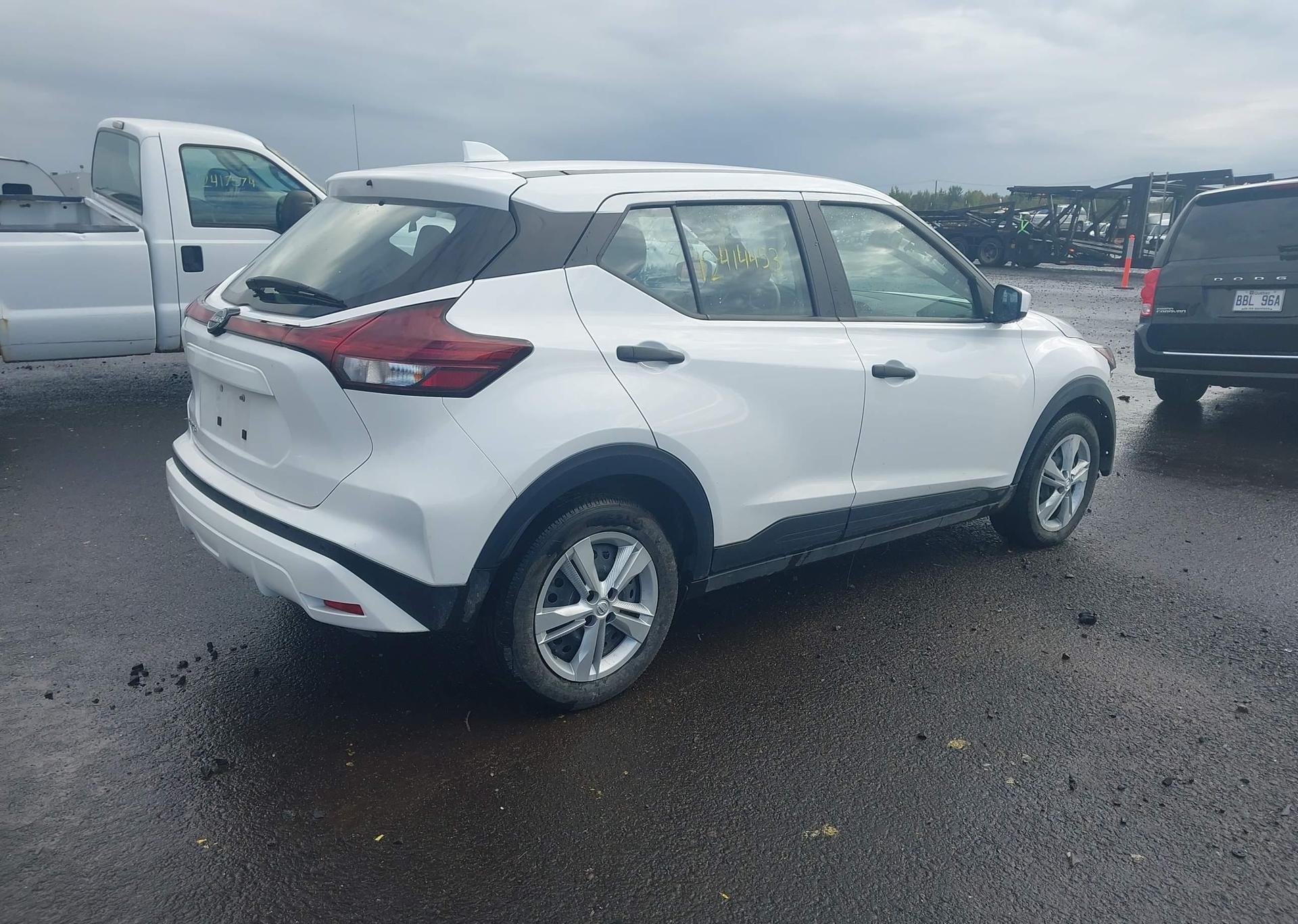 2024 NISSAN KICKS S