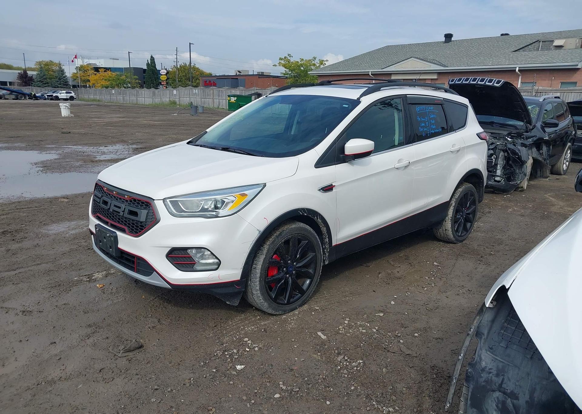 2017 FORD ESCAPE SE
