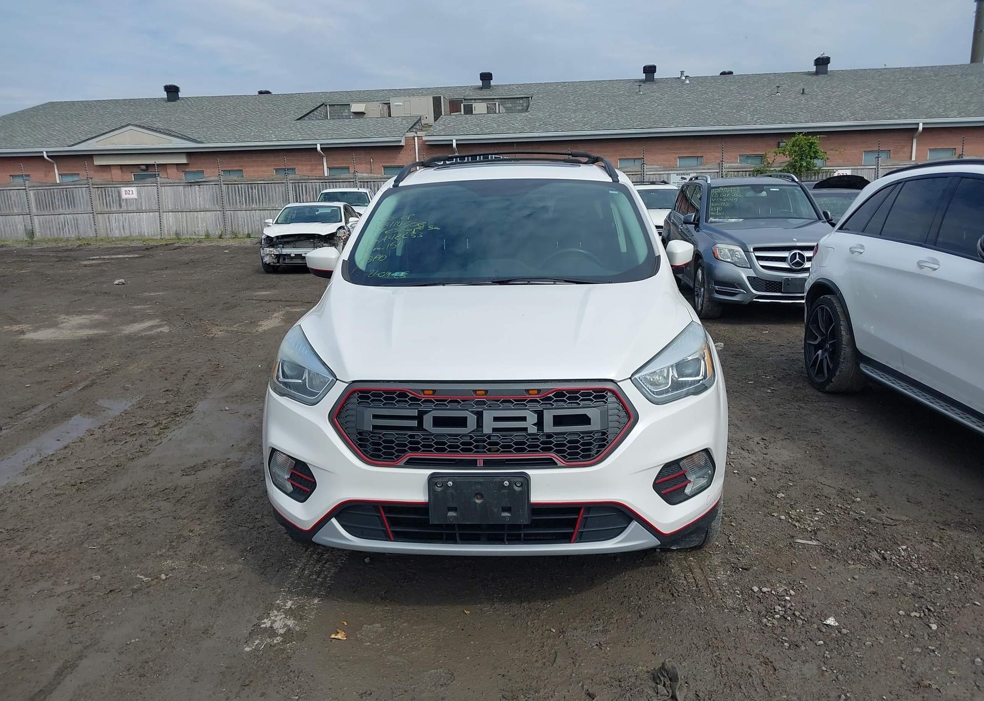 2017 FORD ESCAPE SE