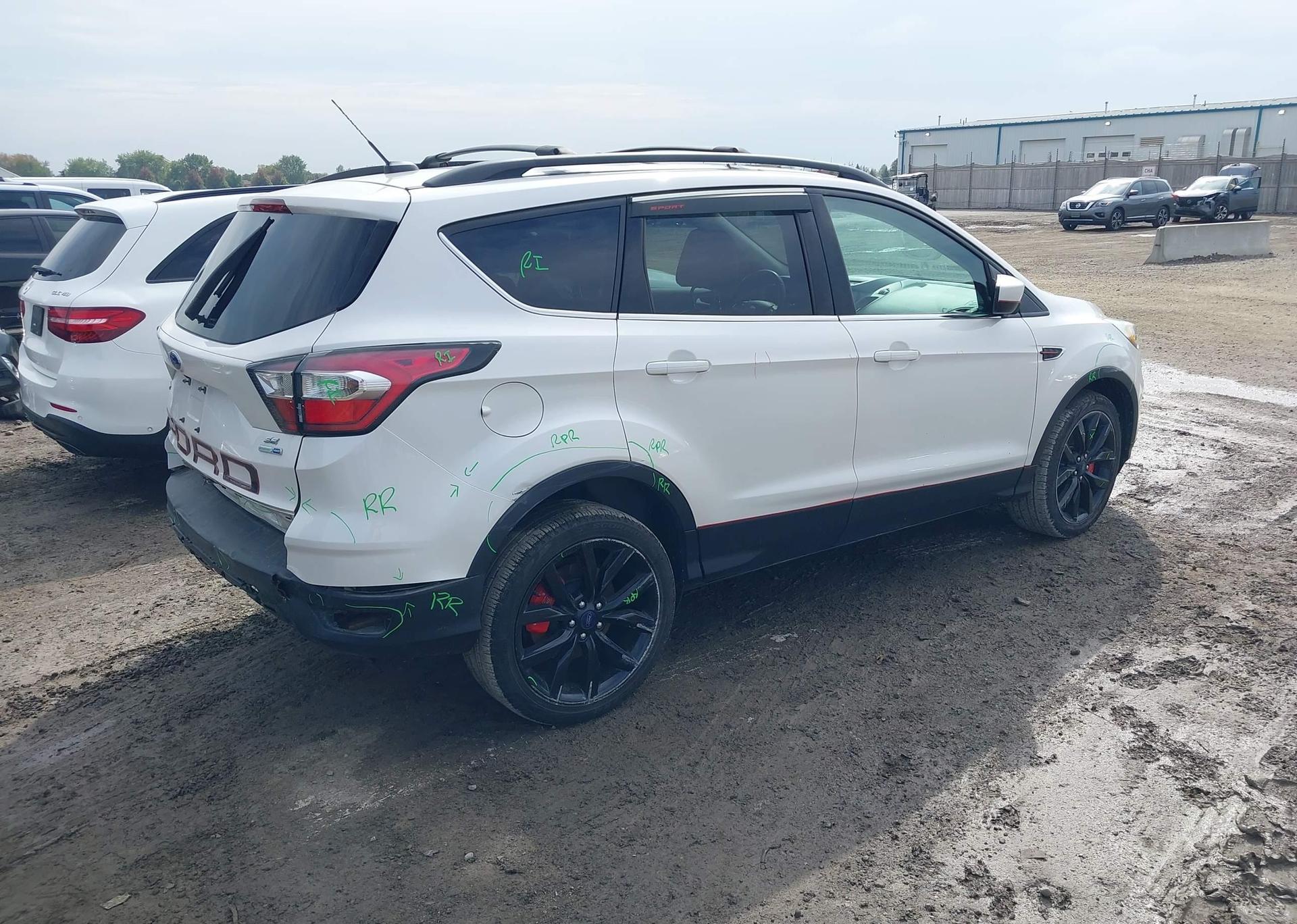 2017 FORD ESCAPE SE