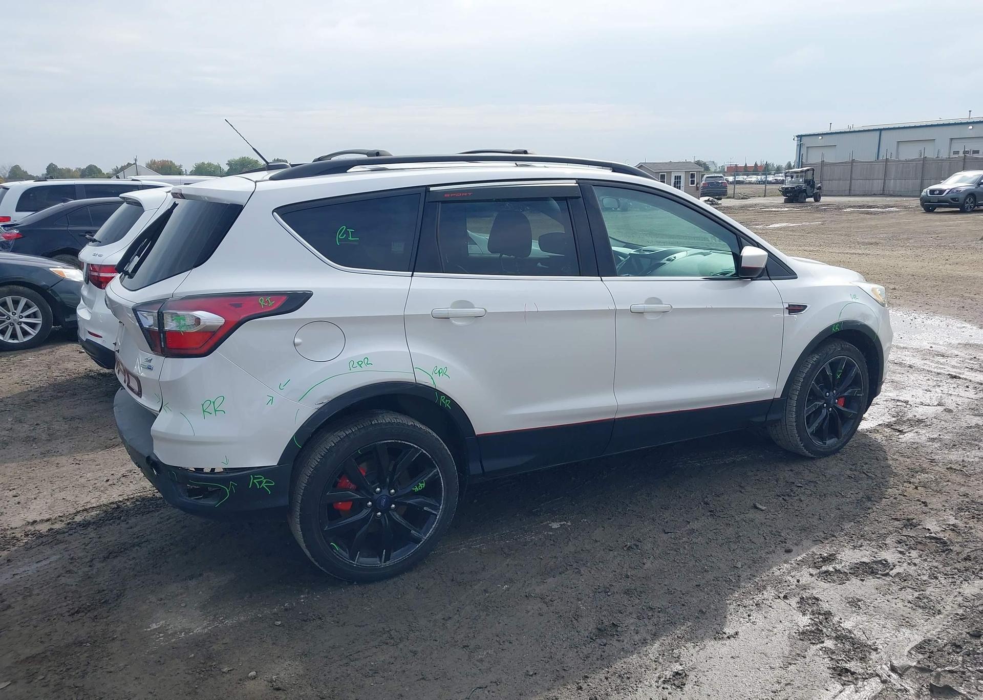 2017 FORD ESCAPE SE