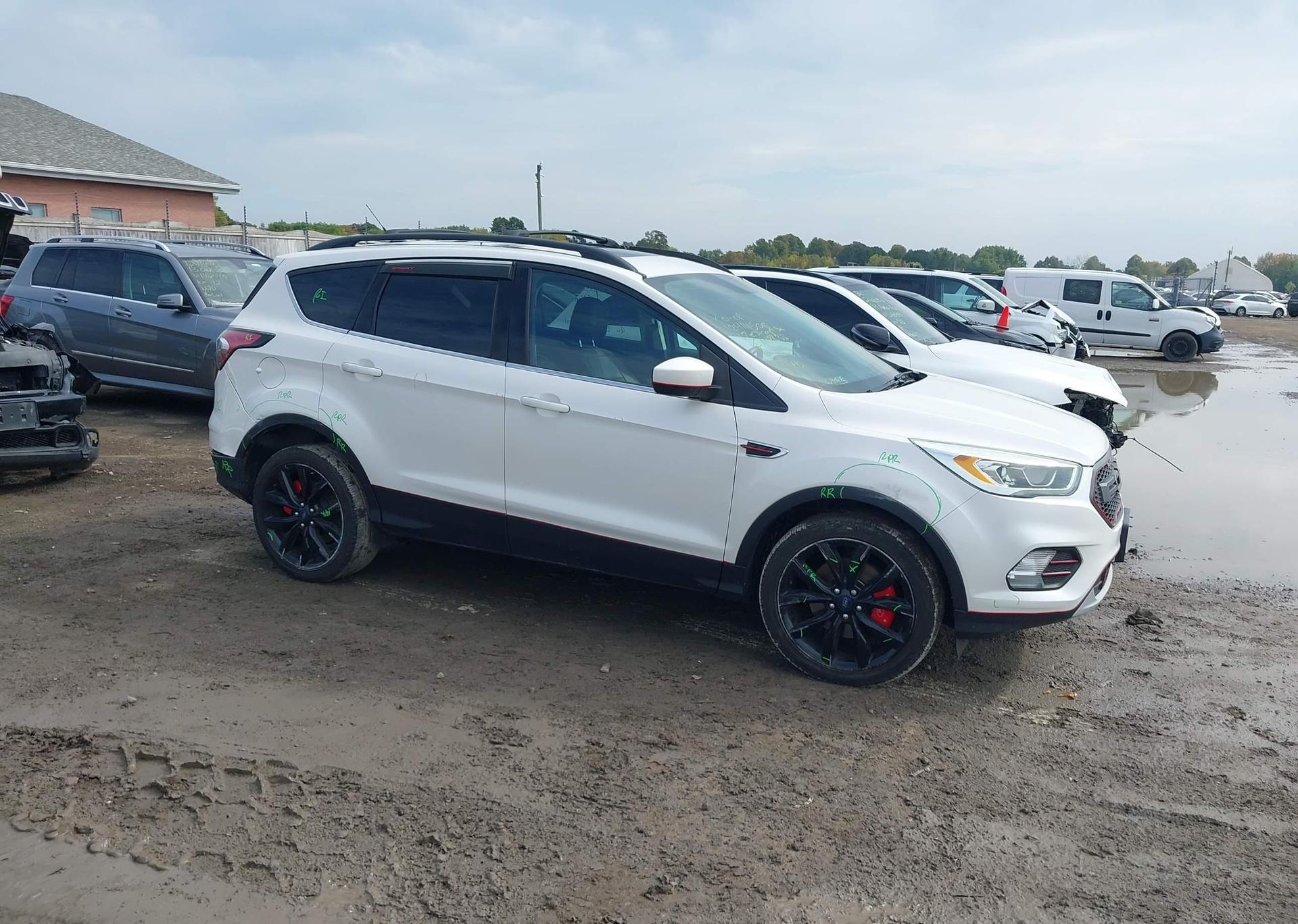 2017 FORD ESCAPE SE