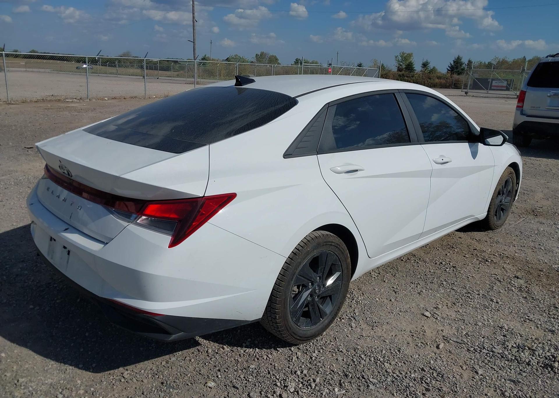 2022 HYUNDAI ELANTRA