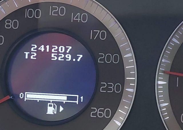 2010 VOLVO XC70 3.2