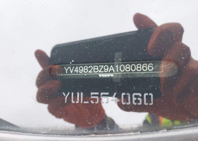 2010 VOLVO XC70 3.2