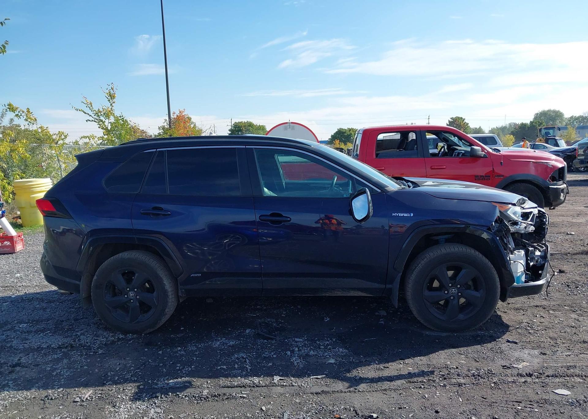 2020 TOYOTA RAV4 HYBRID XLE