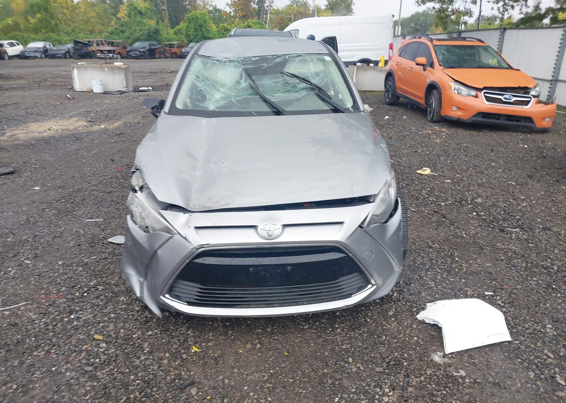 2016 TOYOTA YARIS