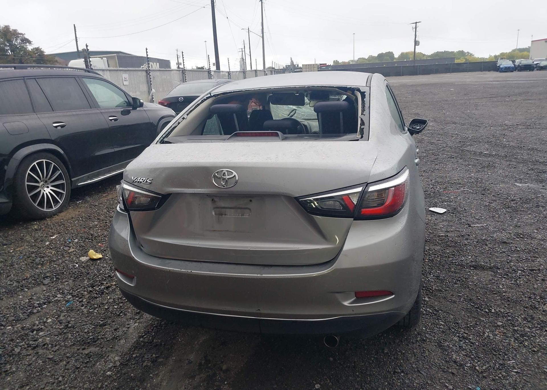 2016 TOYOTA YARIS