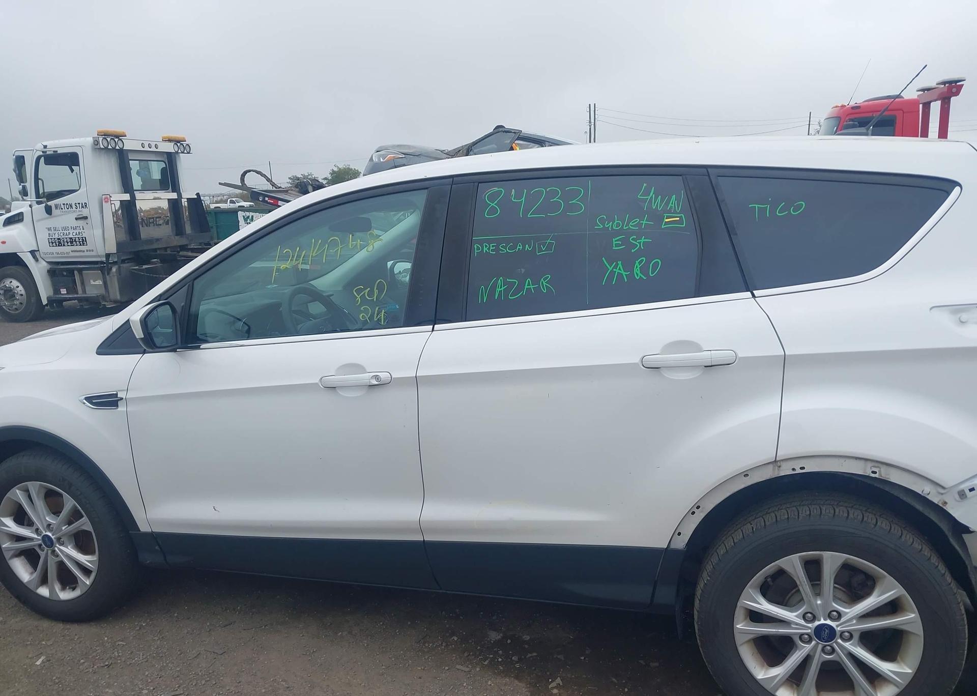 2017 FORD ESCAPE SE