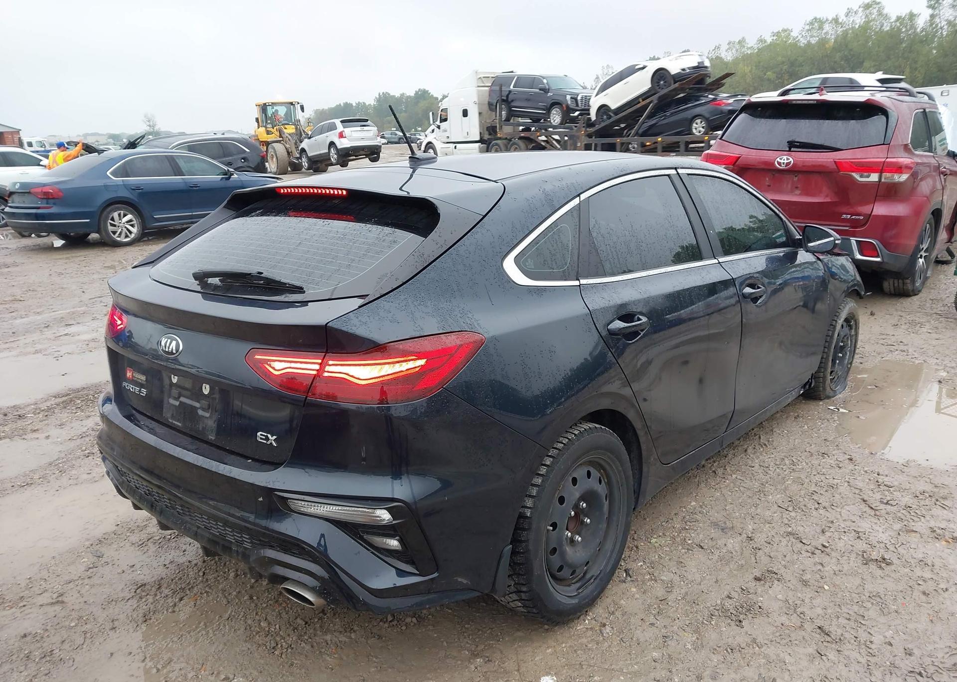 2021 KIA FORTE5 EX