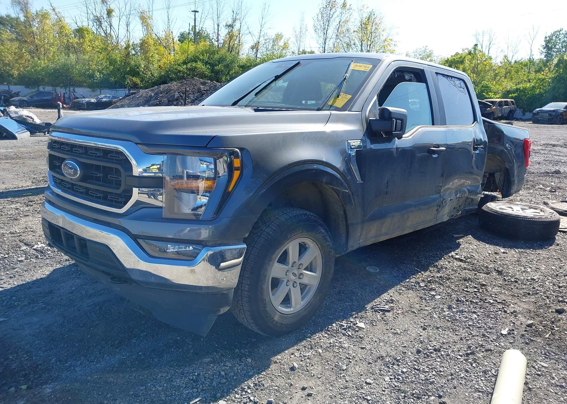 2023 FORD F-150 XLT