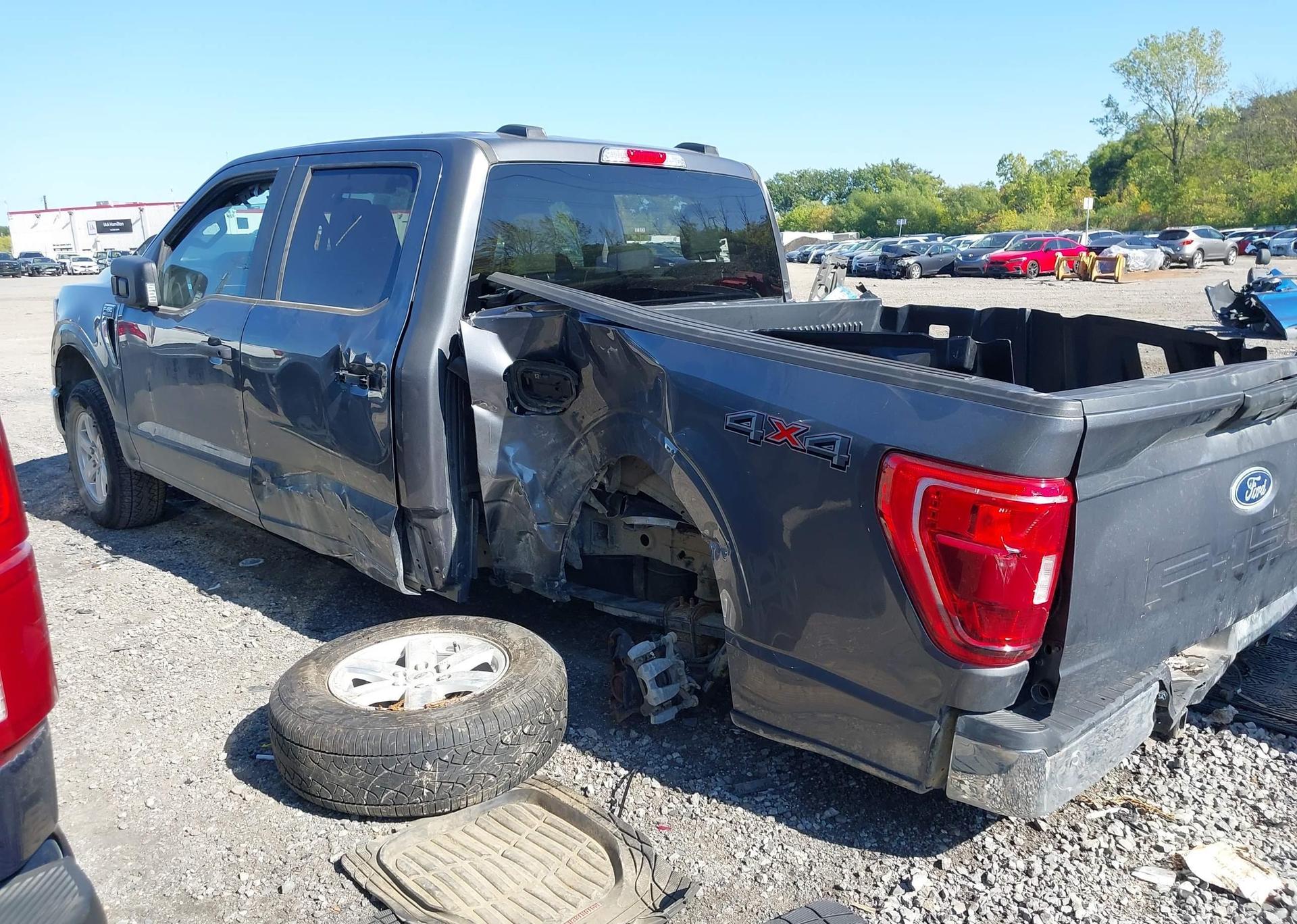 2023 FORD F-150 XLT