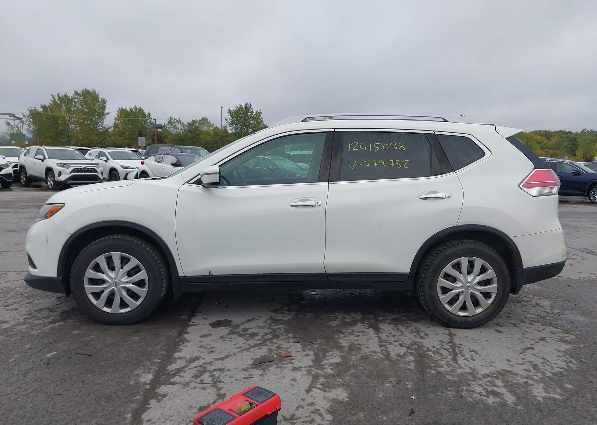 2016 NISSAN ROGUE S