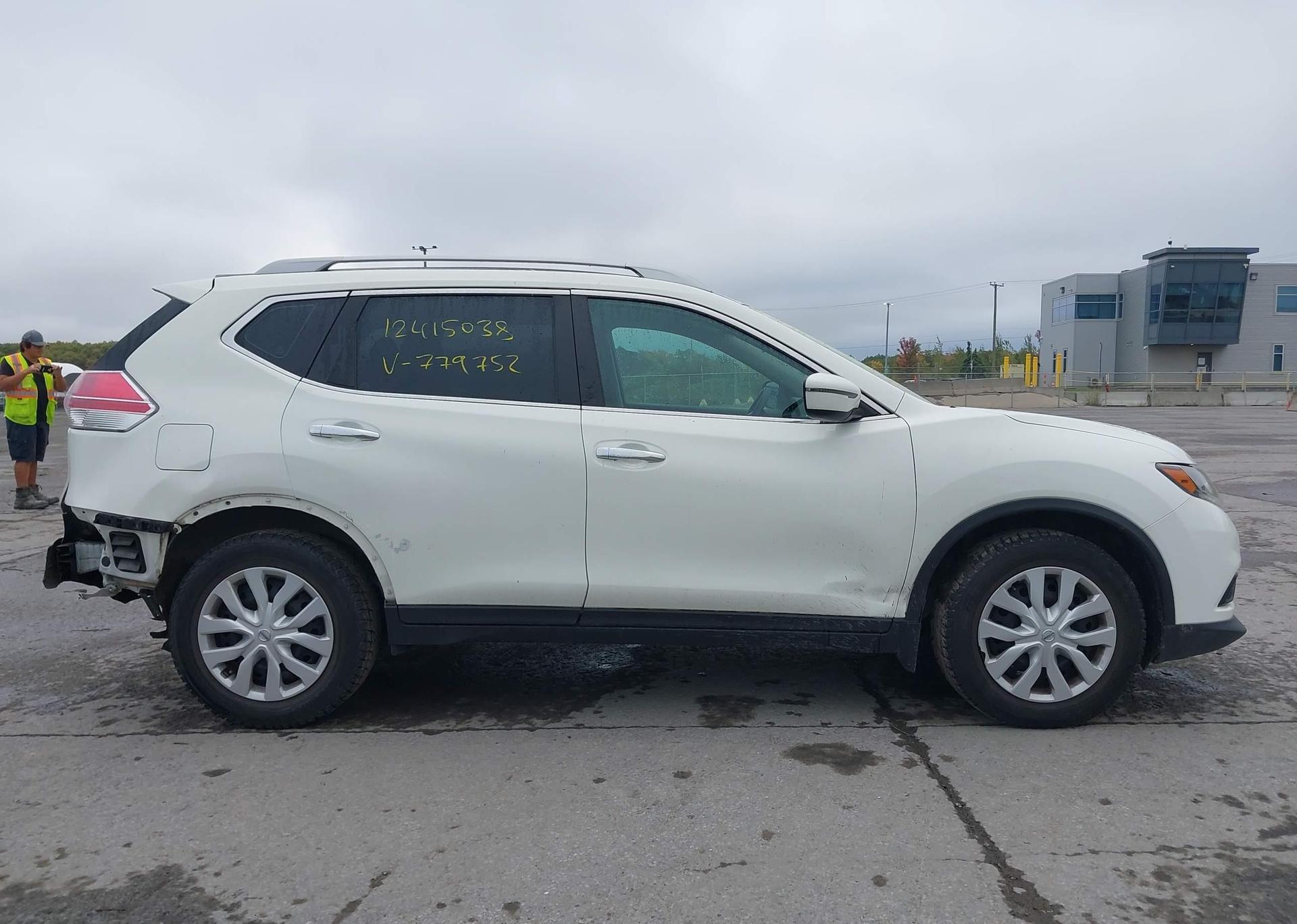 2016 NISSAN ROGUE S